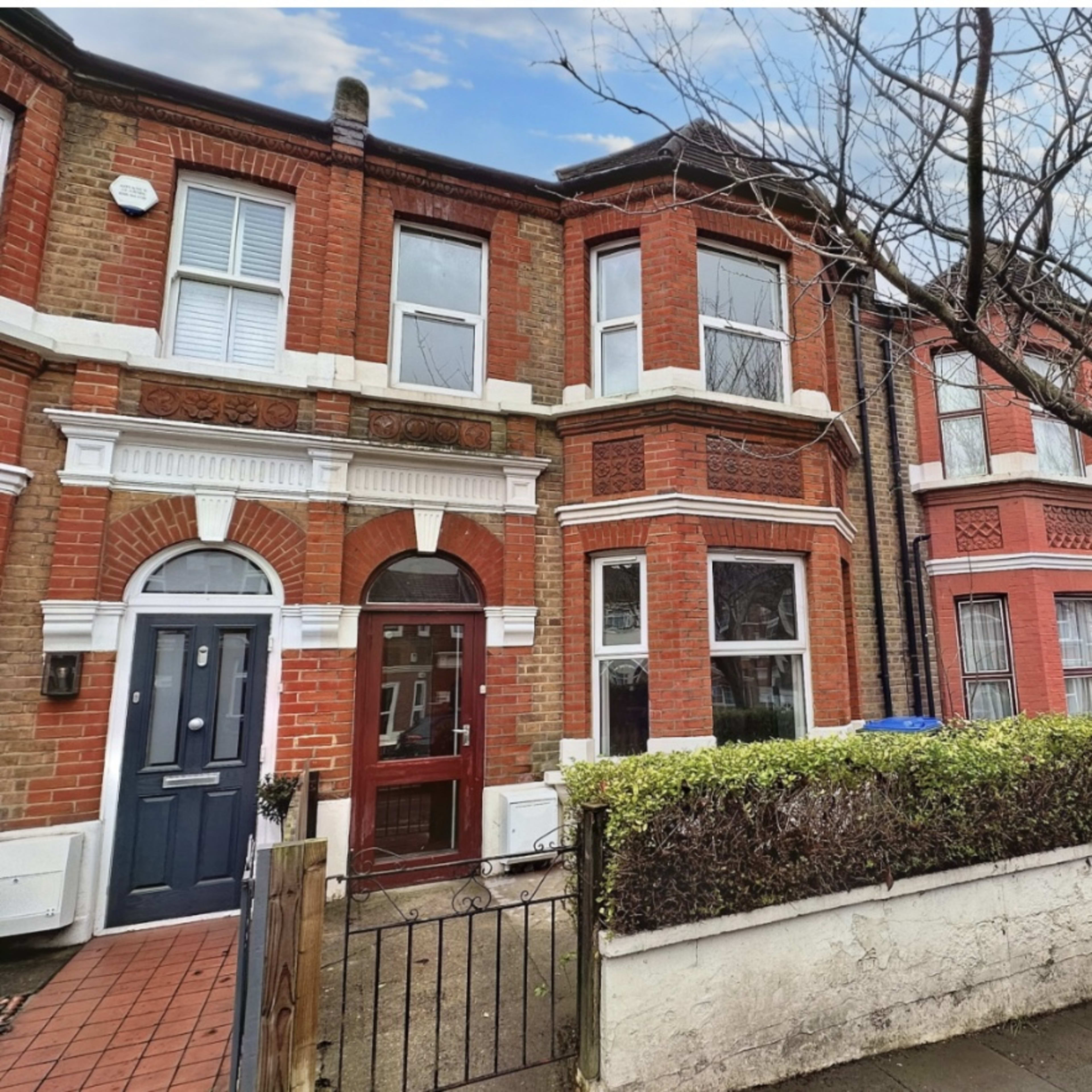 Victorian Townhouse, recently renovated, period features and large garden Image in London, London, England
