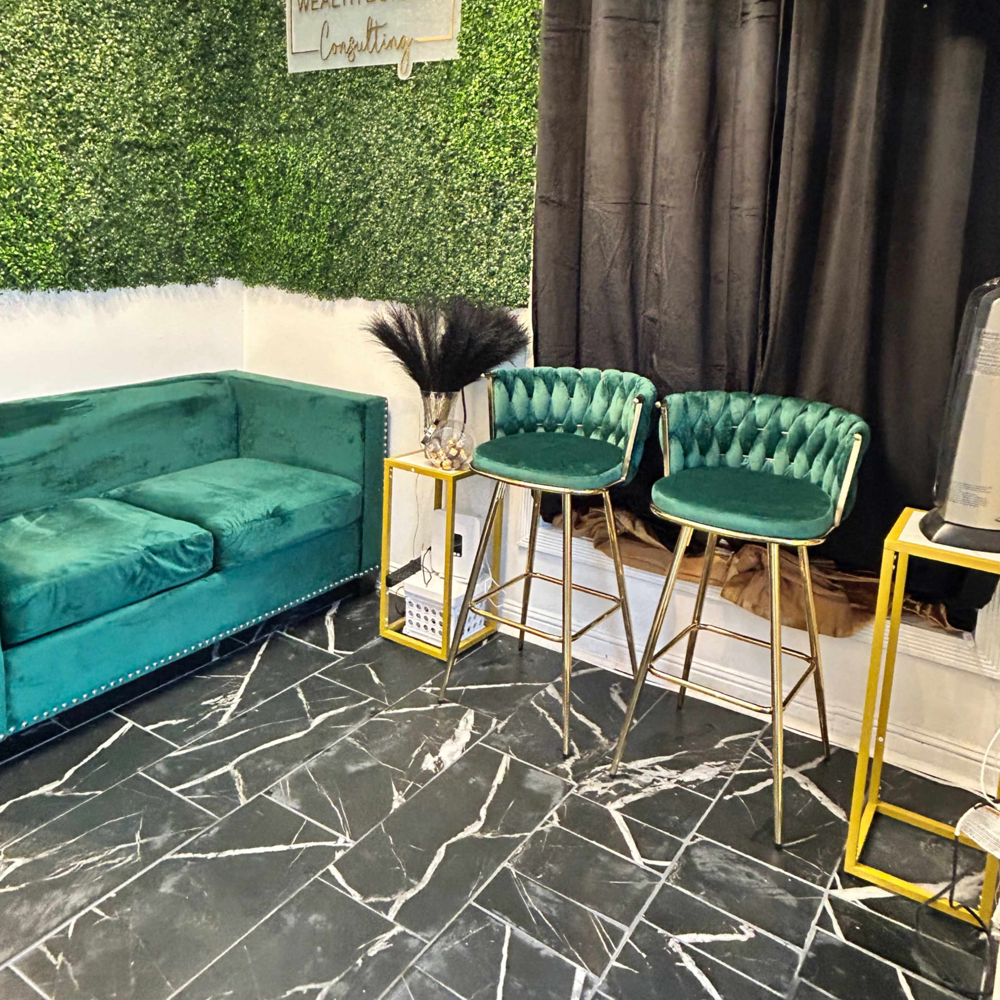 Green Velvet Room Image in Lithonia, Lithonia, GA