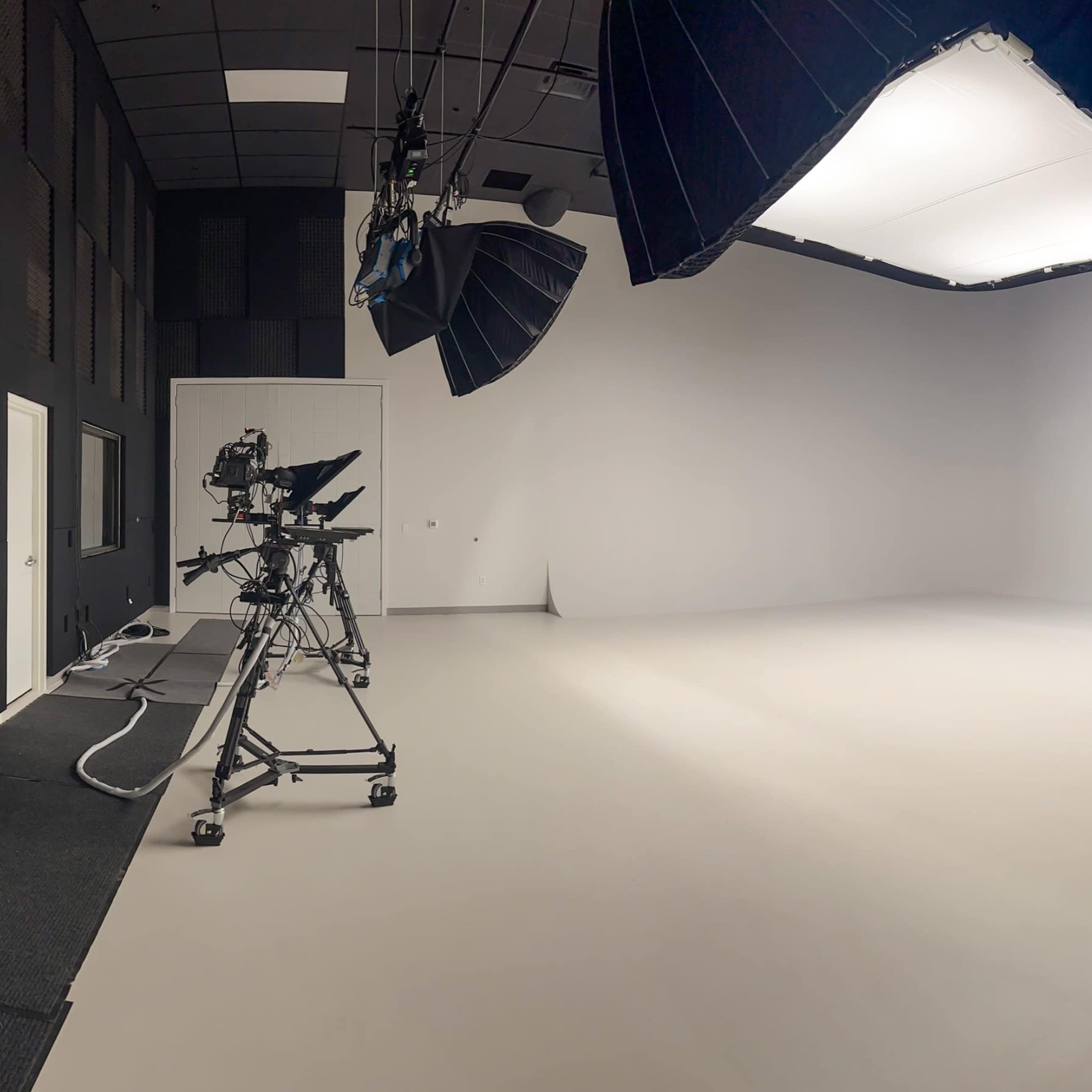 Modern Production Studio with Cyc Wall & Green Room in Cool Springs Image in Franklin, Franklin, TN