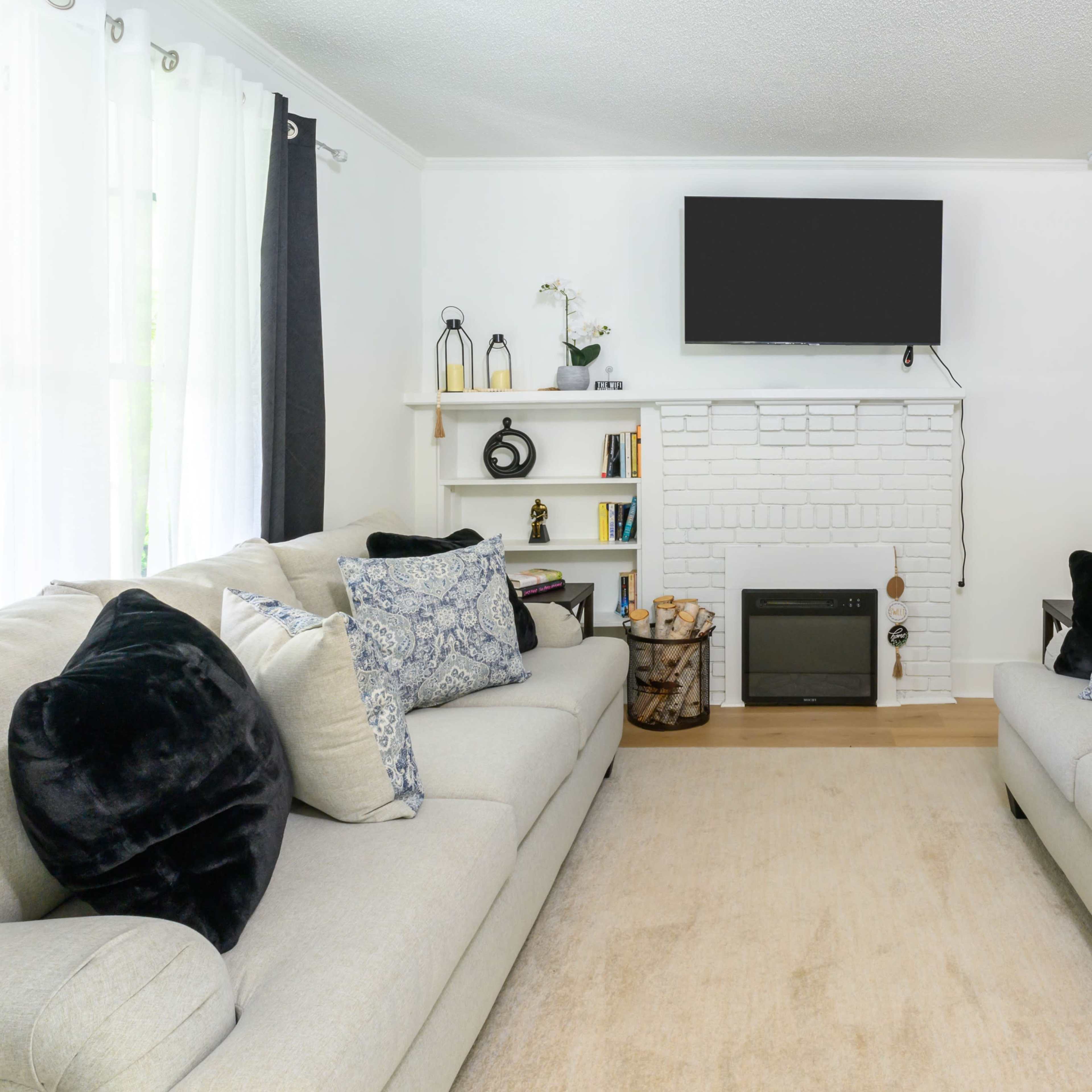 Spacious Hueytown Home for Photoshoots & Content Creation Image in , Bessemer, AL