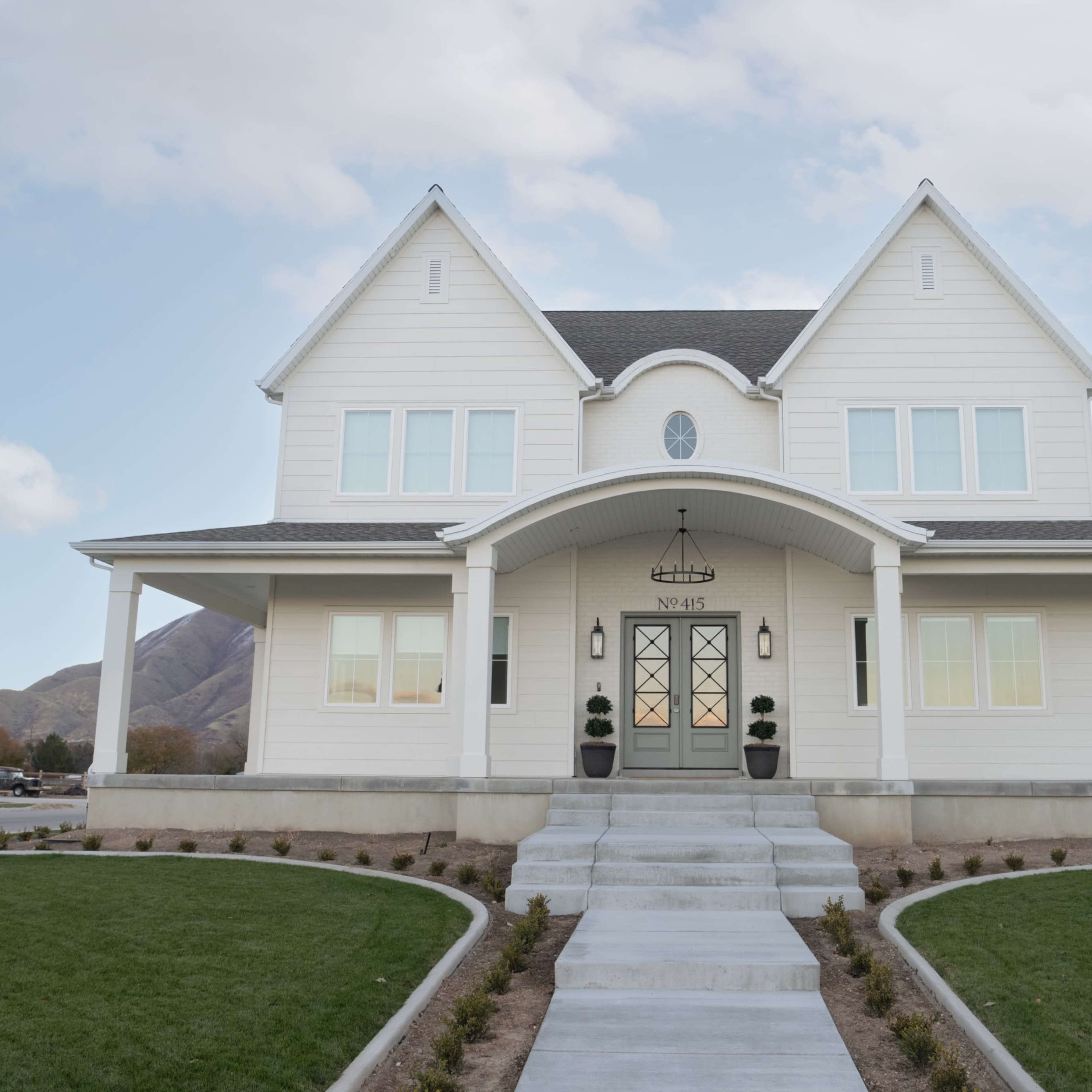 Old English Modern Farm Open-Concept Home with Mountain Views Image in Mapleton, Mapleton, UT