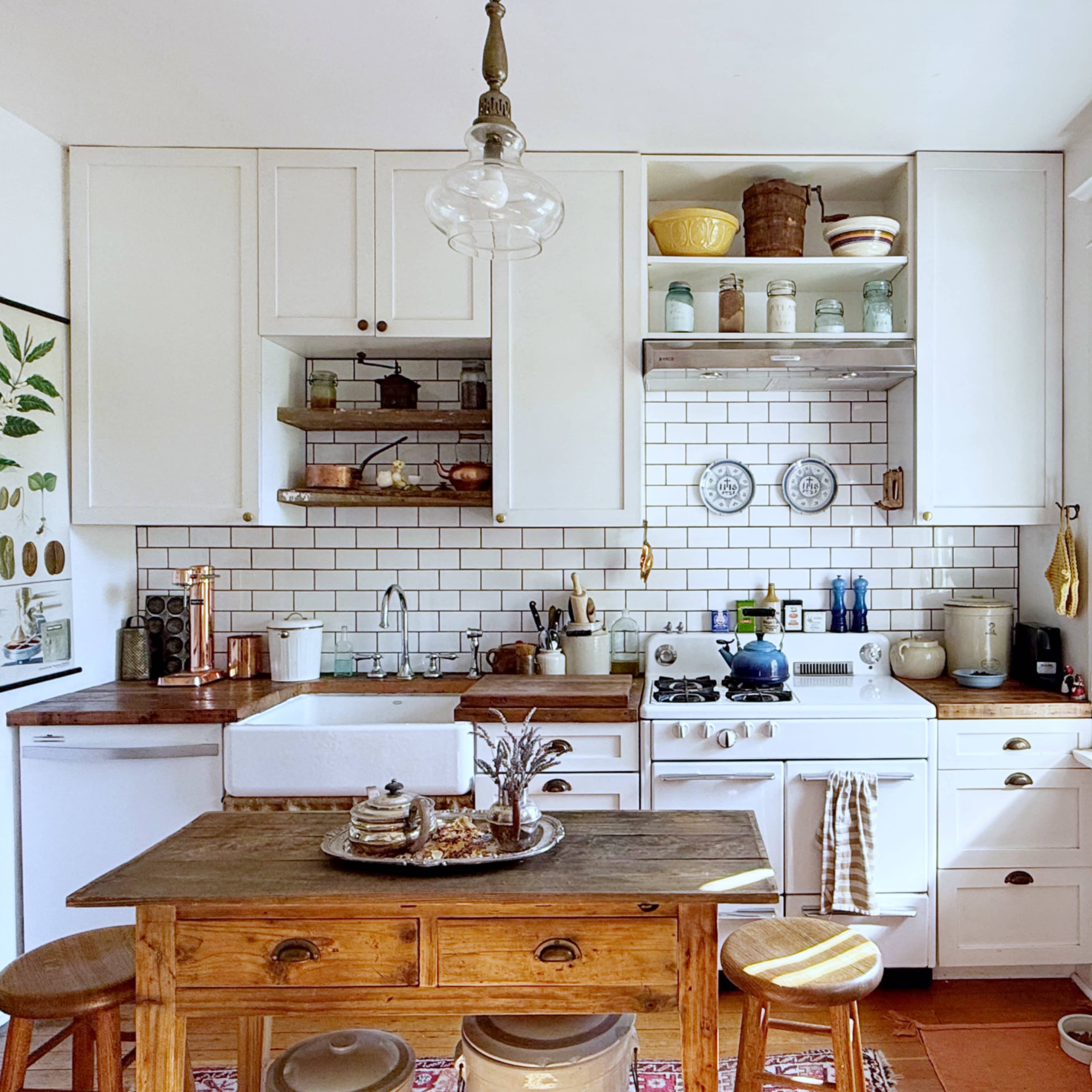 Cool, Comfortable, Vintage Home. Image in East Vancouver, Vancouver, BC