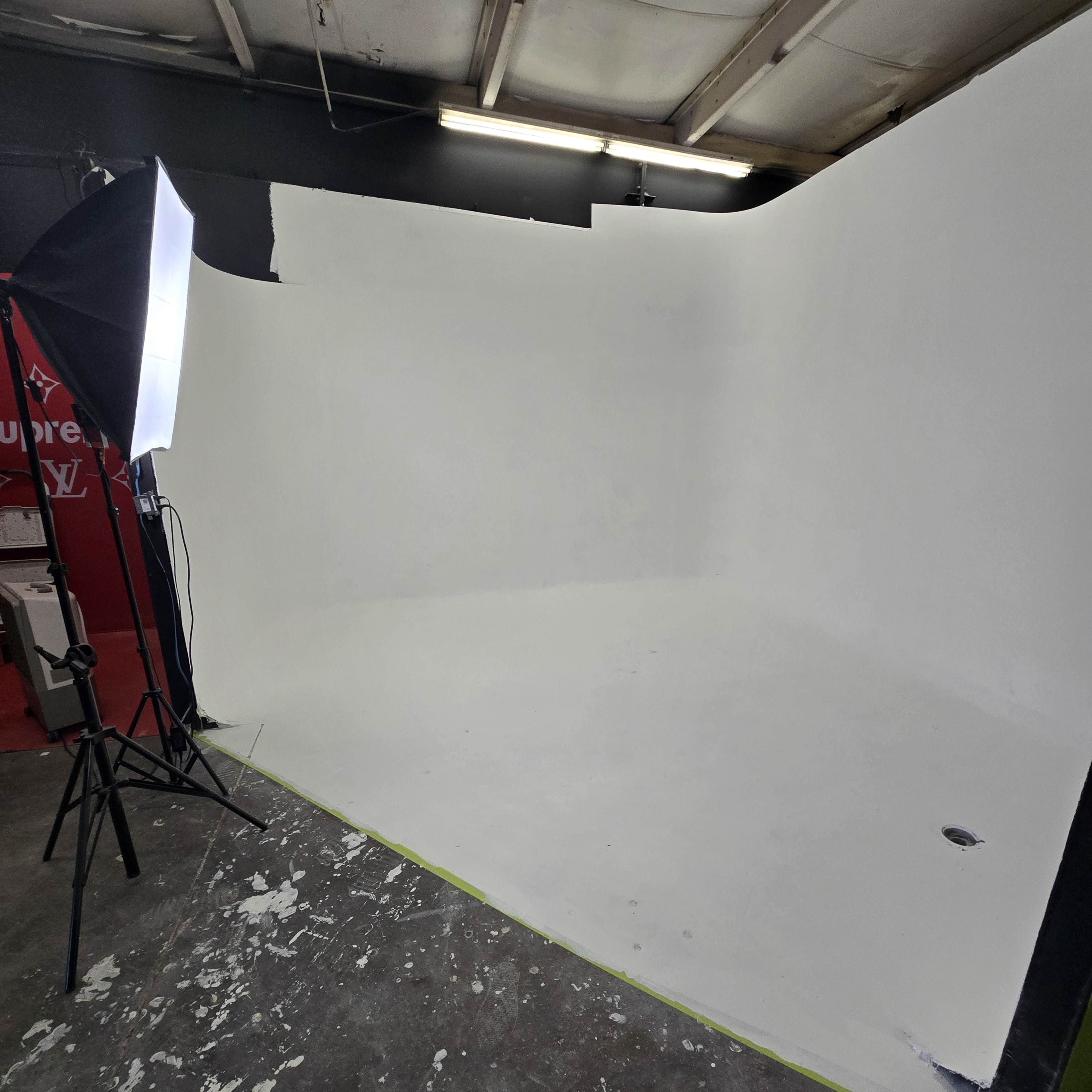 Private warehouse studio Image in Sheridan, Englewood, CO