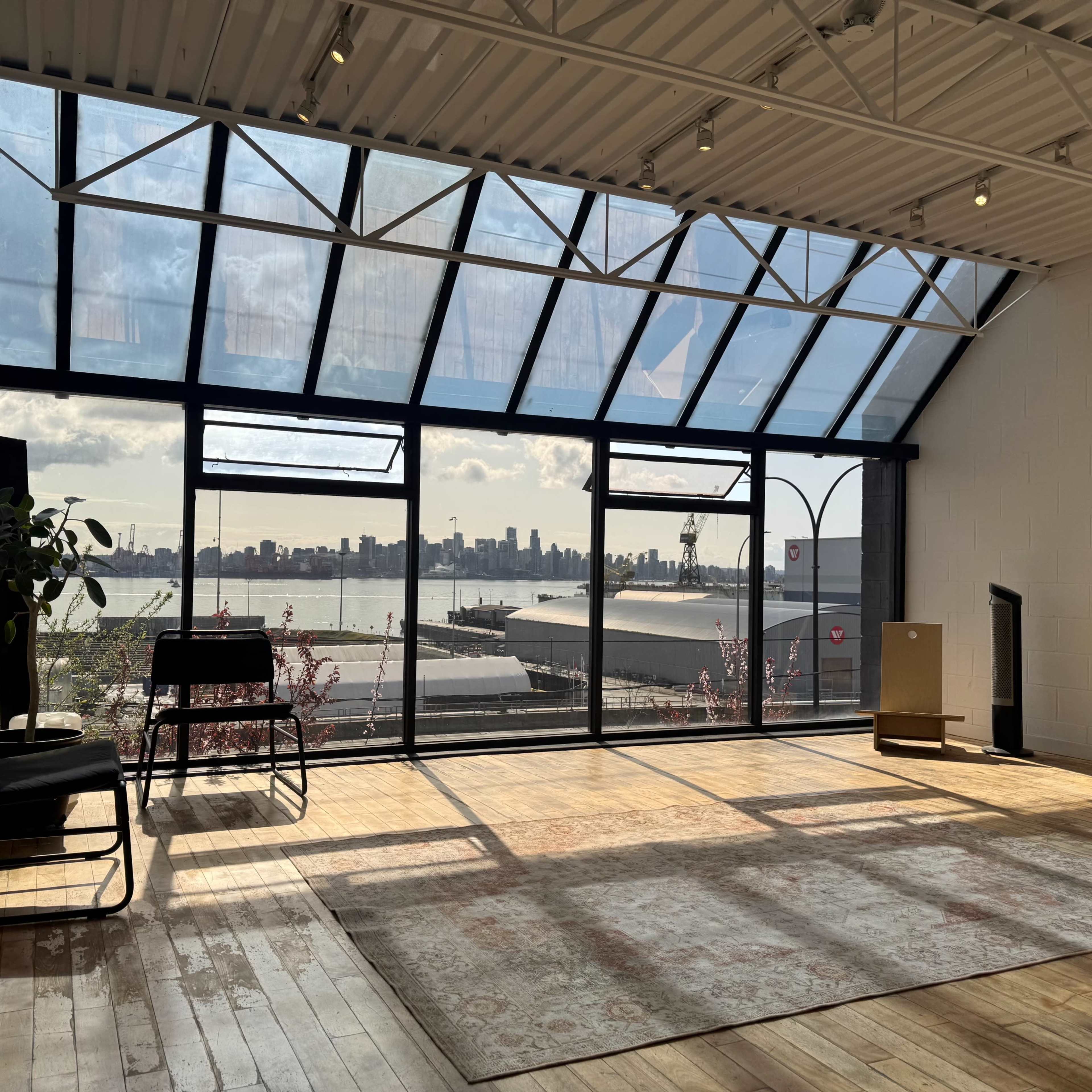 Gallery Donde Image in North Vancouver, North Vancouver, BC