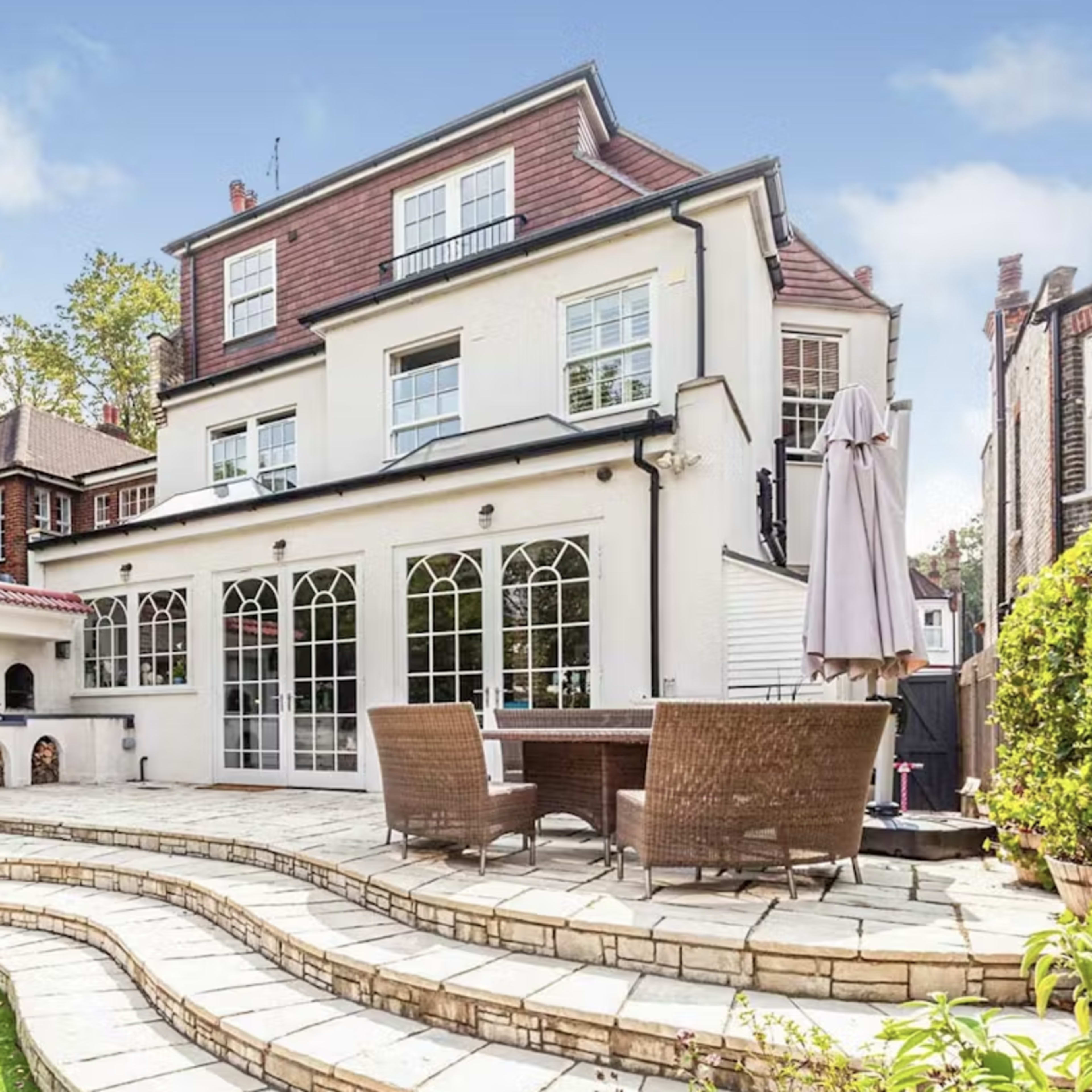 Versatile home with beautifully designed open plan kitchen for production Image in Finchley, London, England