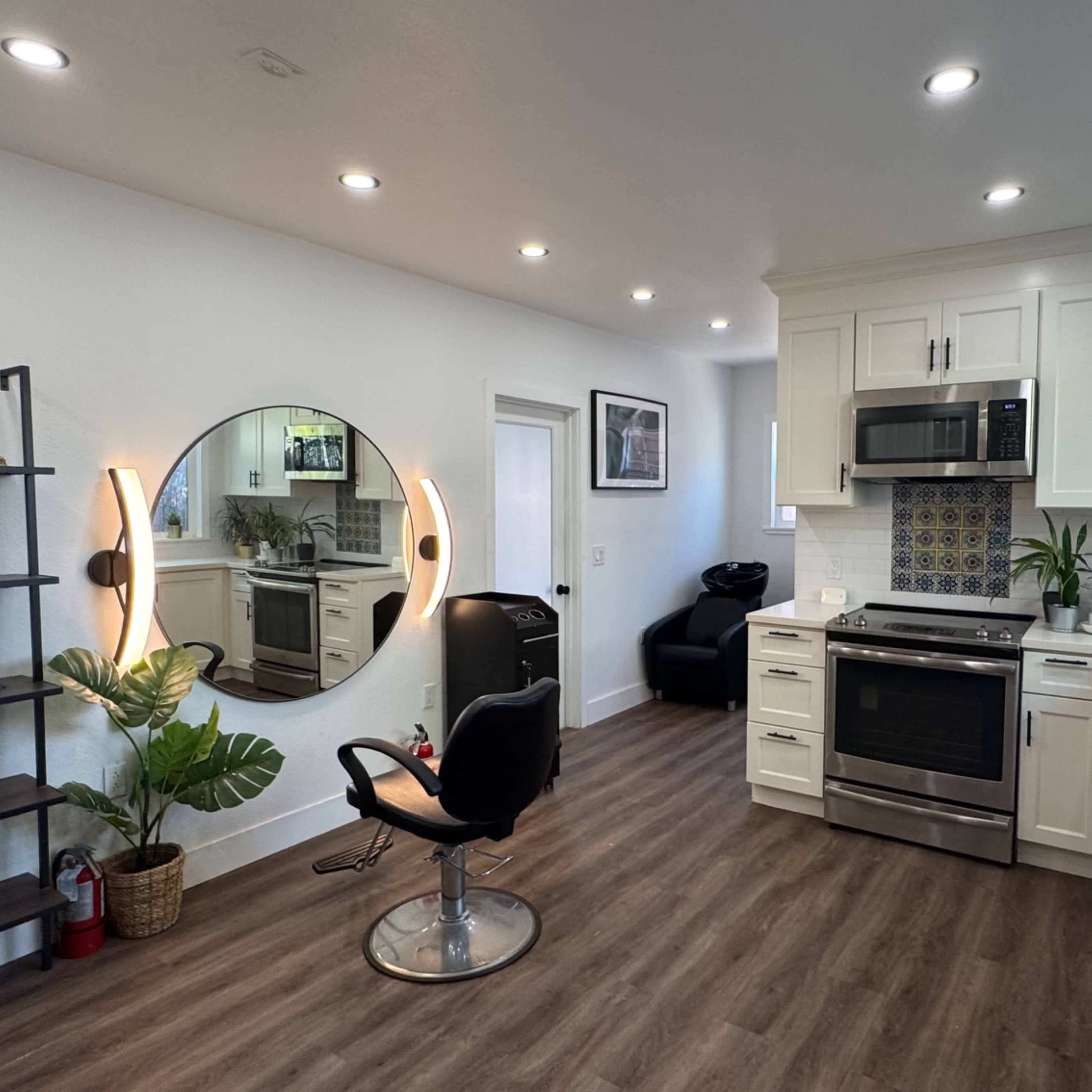 Bright & Versatile West Berkeley Studio Image in Southwest Berkeley, Berkeley, CA