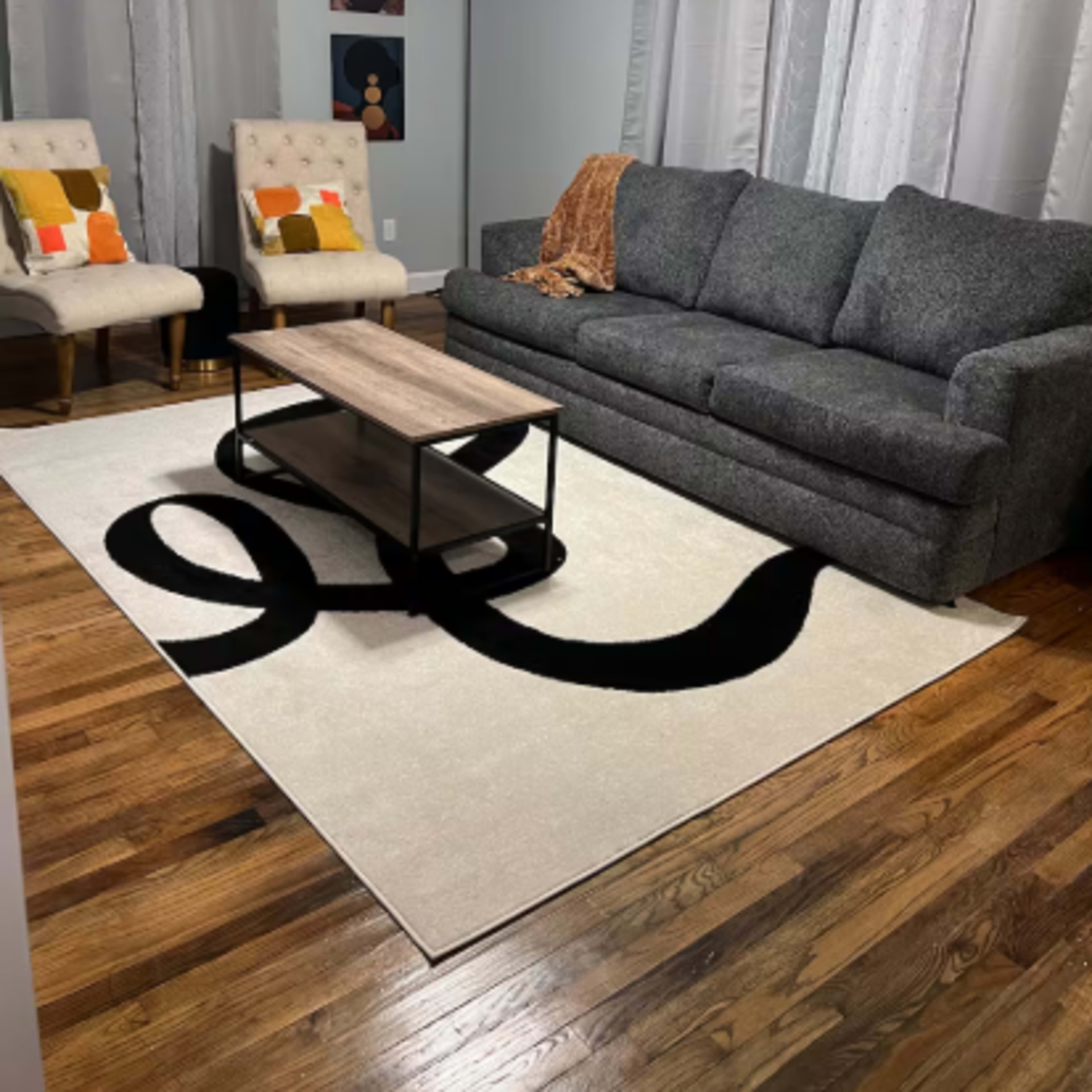 Peaceful and quiet home and neighborhood. Image in Hamilton, Worcester, MA