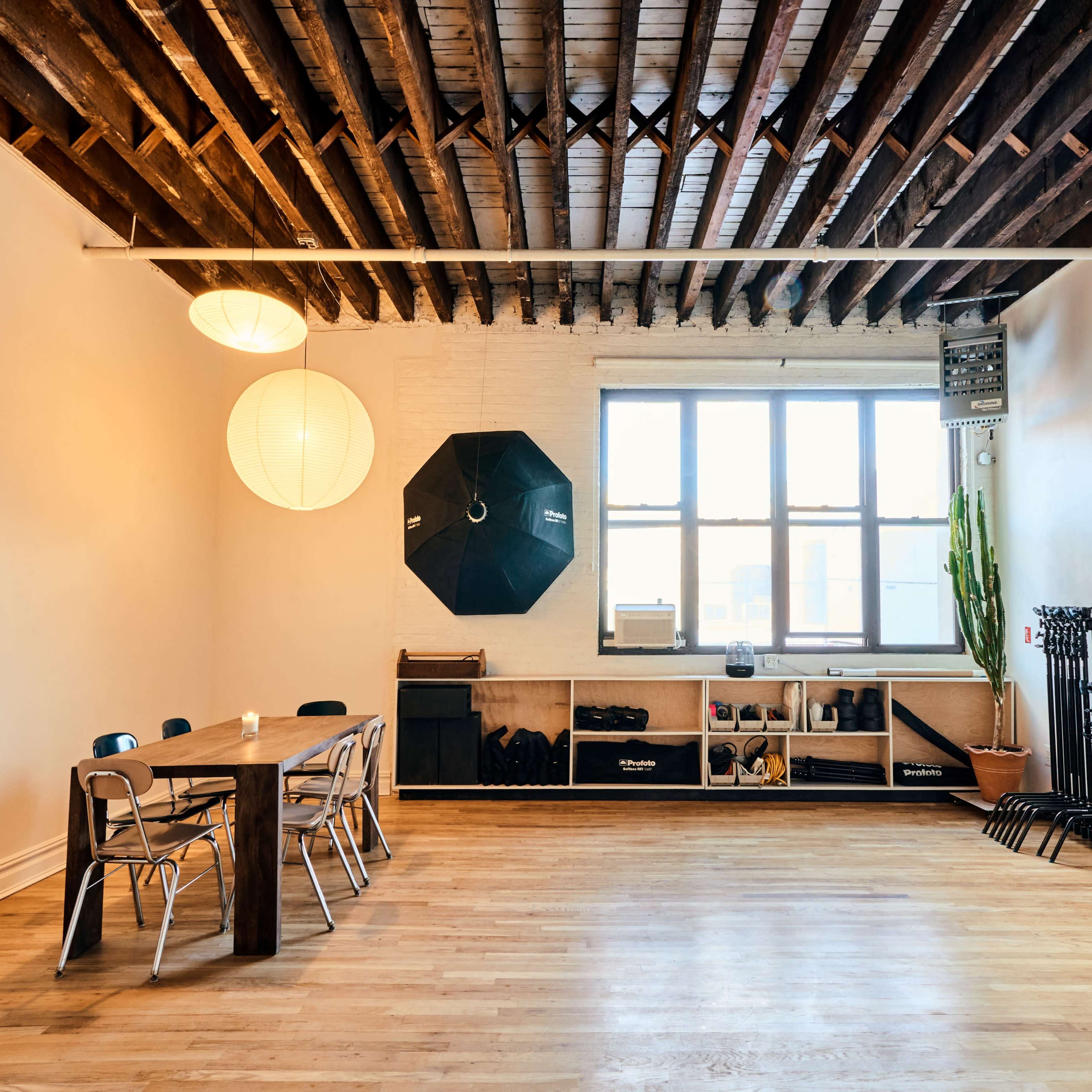 Woodbeam exposed loft studio in Brookyln Image in Bushwick, Brooklyn, NY