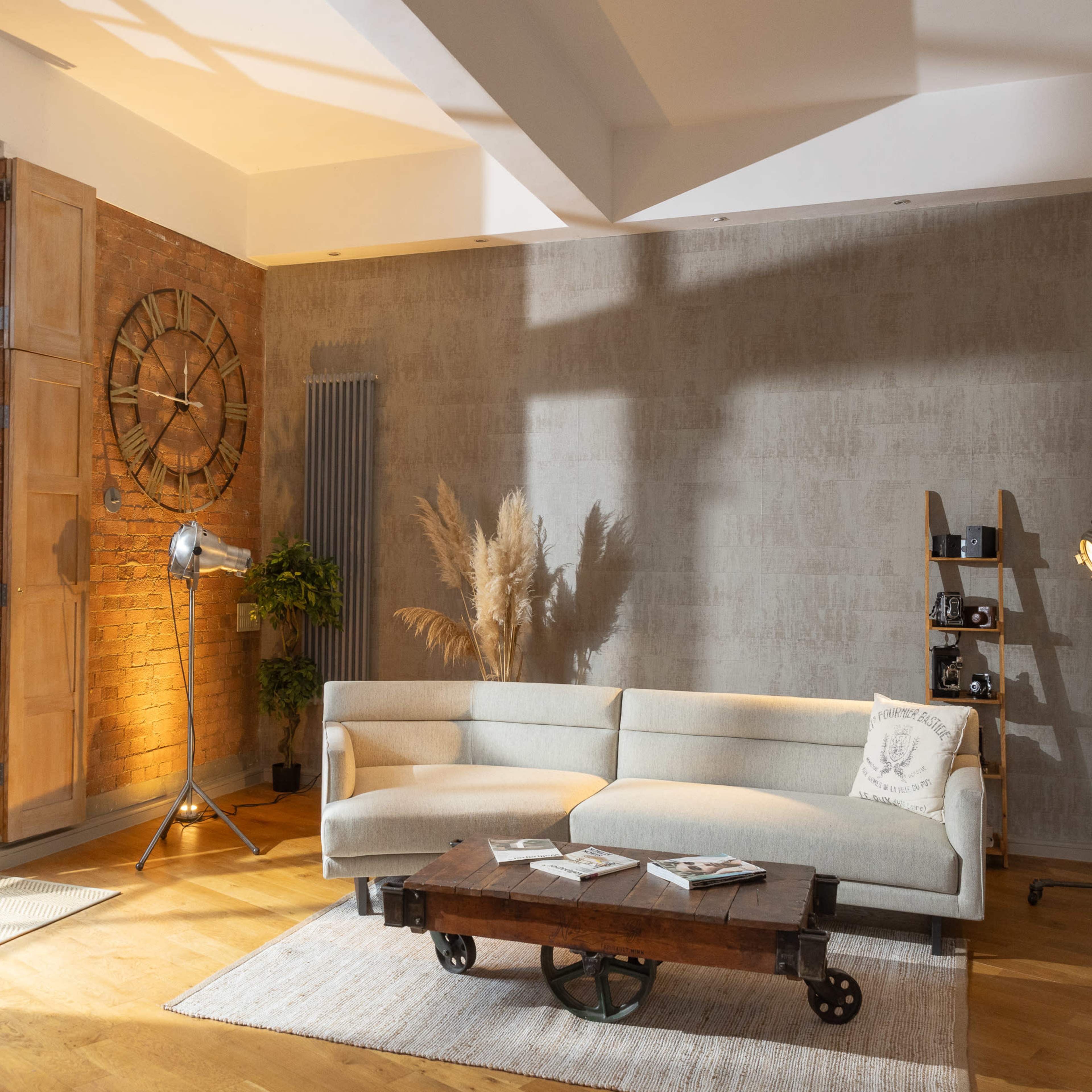 Factory Studio Loft Apartment Image in Poplar, London, England