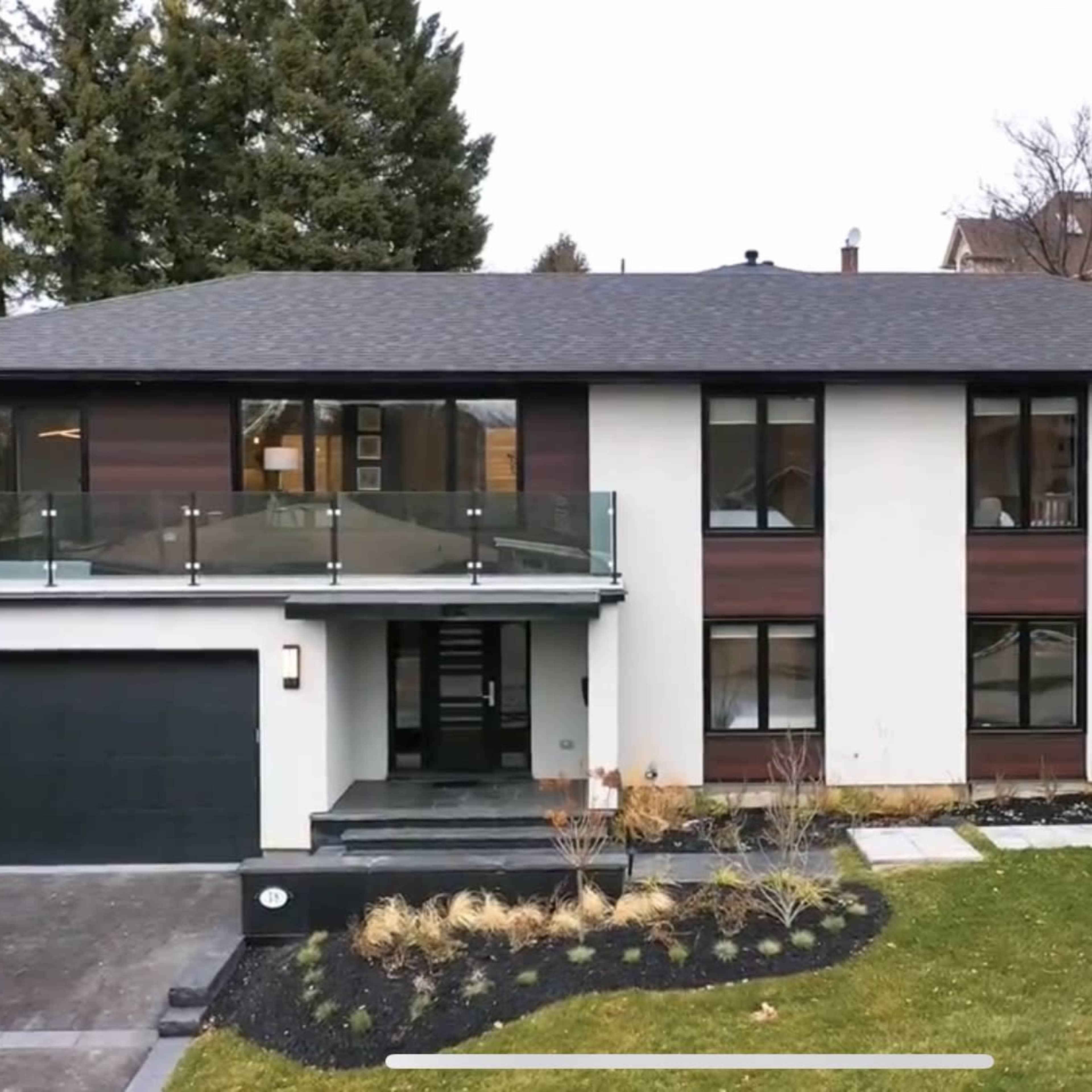 Modern Californian House Image in Humber Heights-Westmount, Toronto, ON