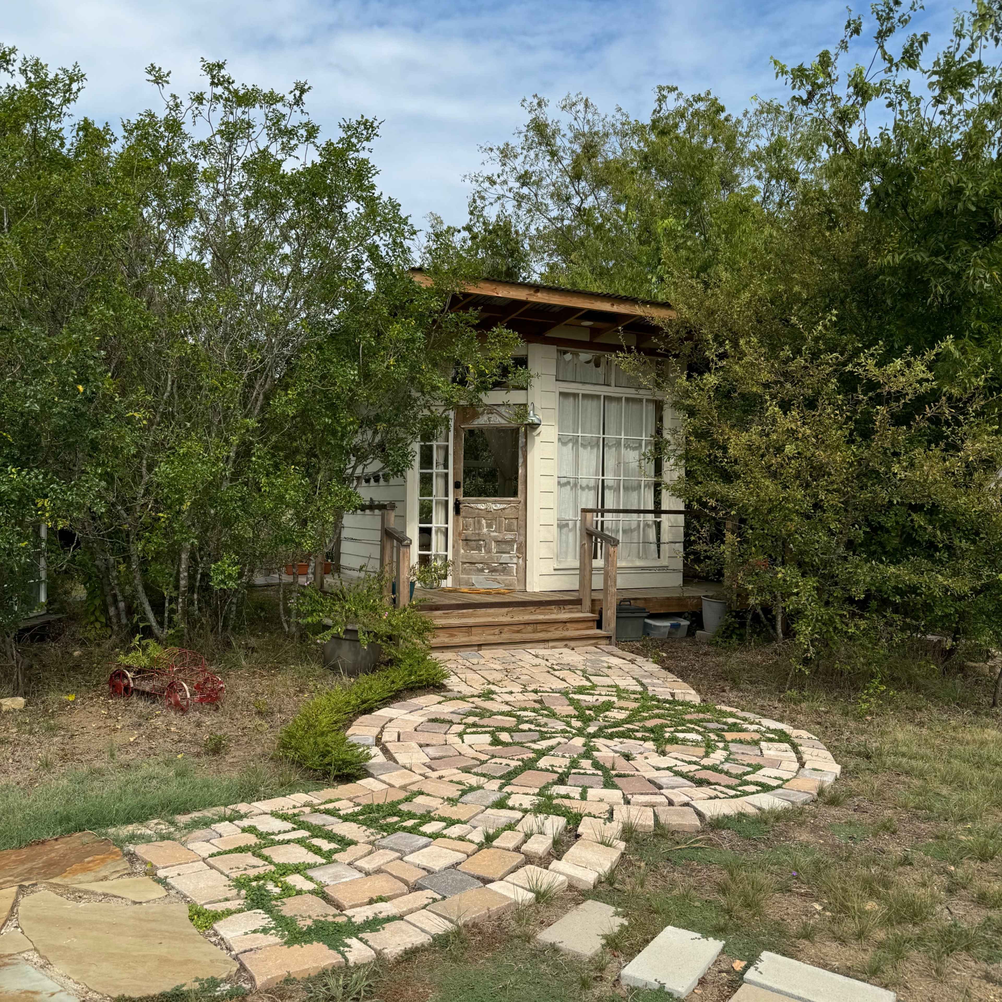 Blumen Haus Waco - Unique Photography Space Image in , Woodway, TX