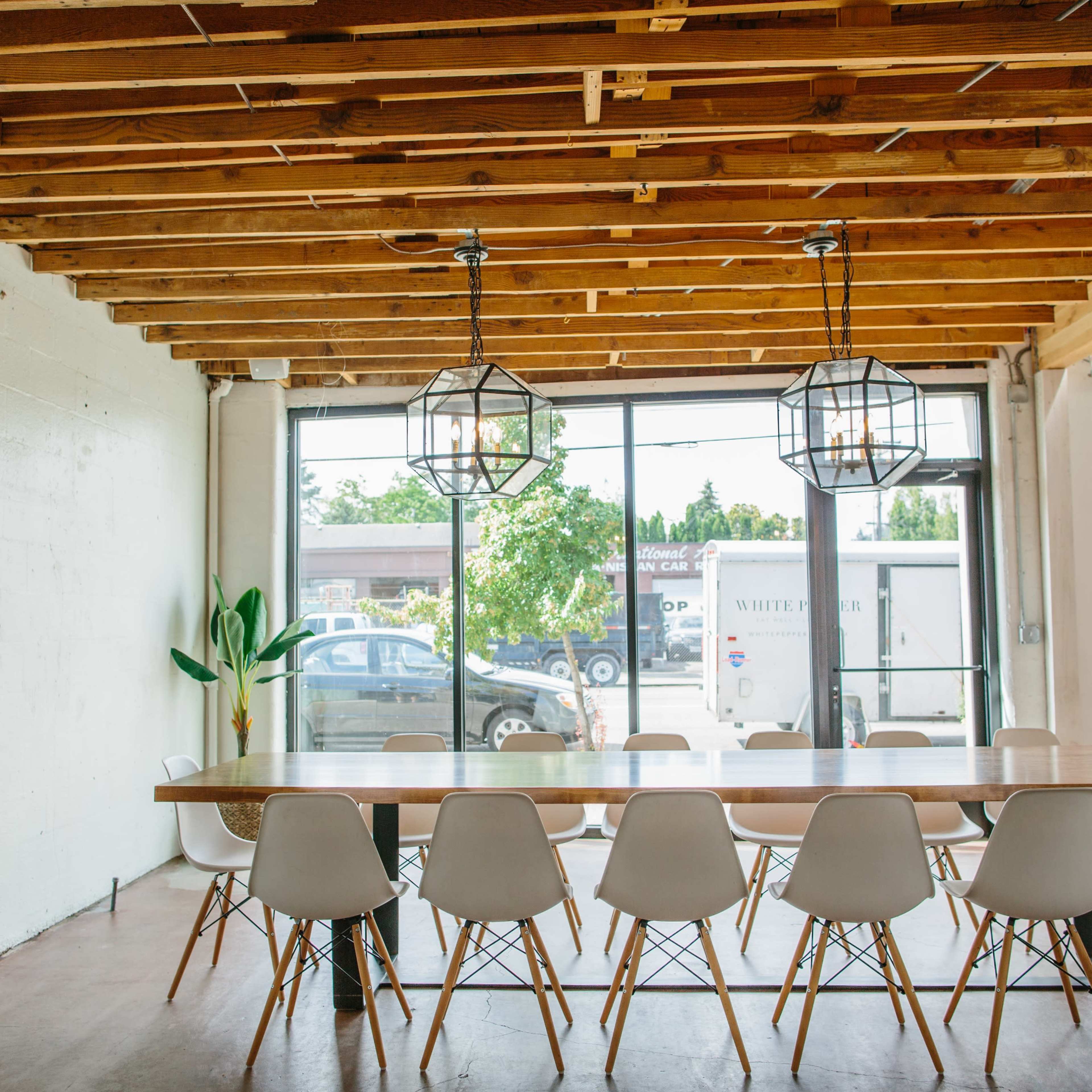 Industrial Cafè-Style Event & Meeting Space Image in Northeast Portland, Portland, OR