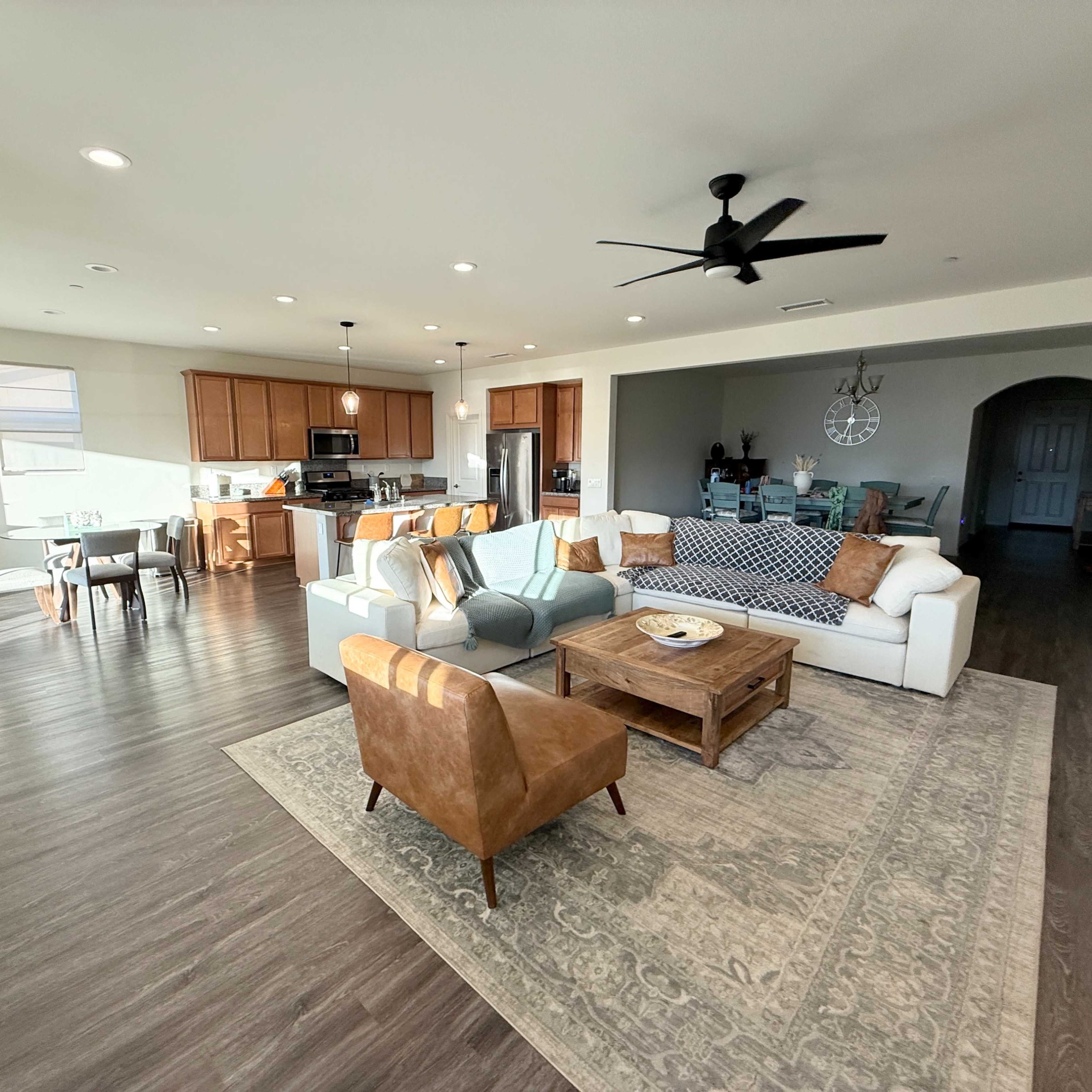 Charming Home for Rent–Photography/Meetings/etc. Image in Lake Elsinore, Lake Elsinore, CA