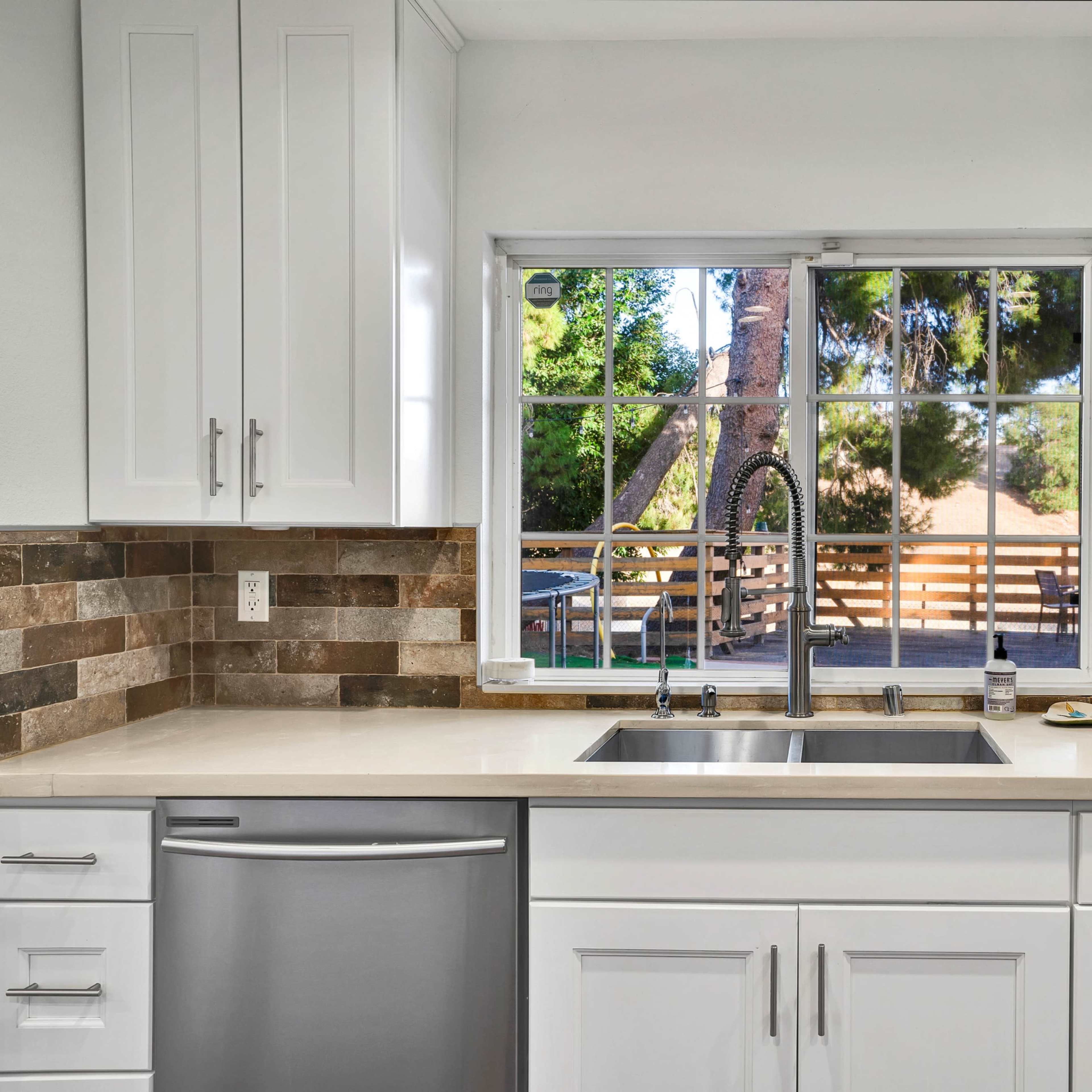 Spacious Film-Friendly Home with Private Street Parking for 20+ Cars Image in Porter Ranch, Los Angeles, CA