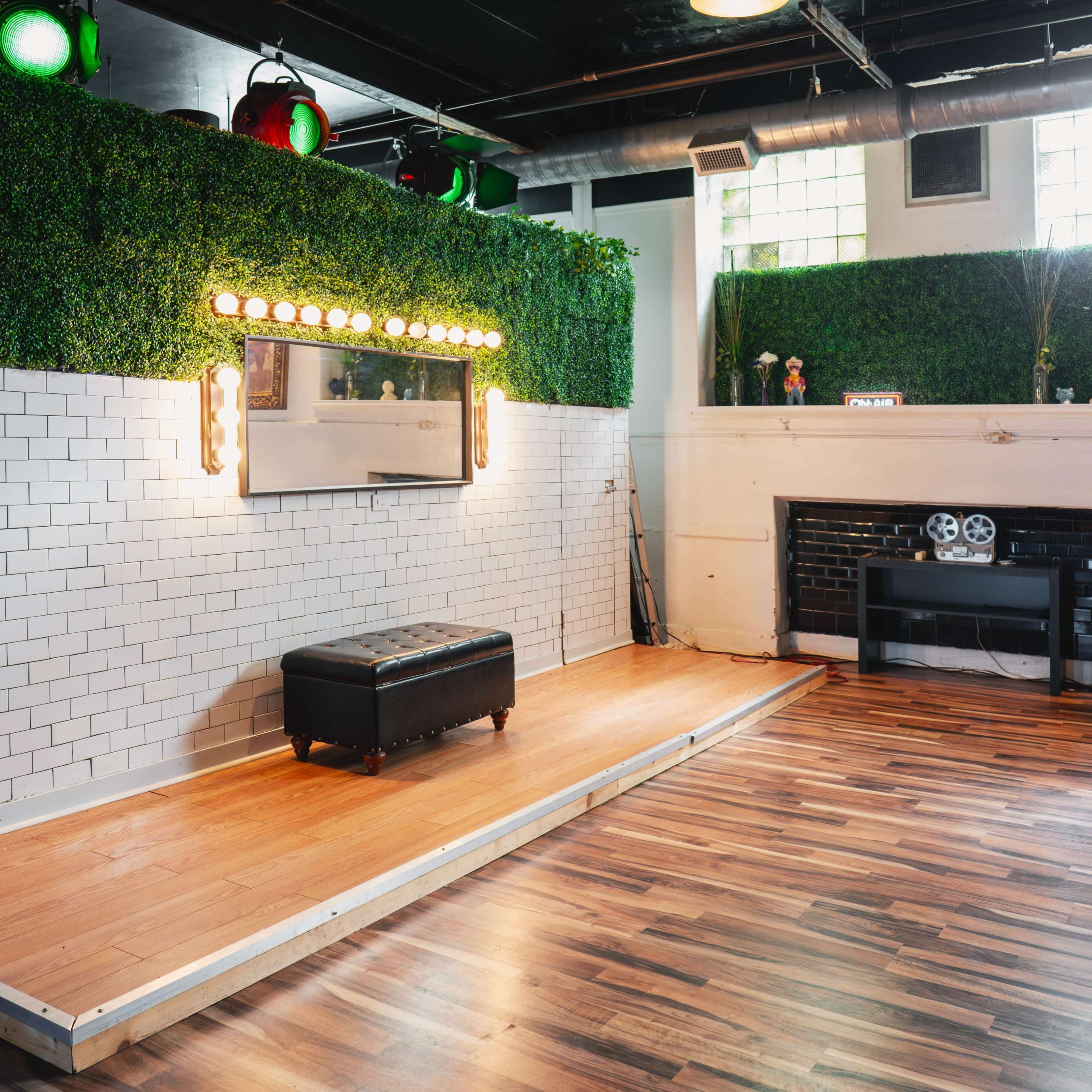 Large Studio with High Ceilings Image in Munhall, Munhall, PA