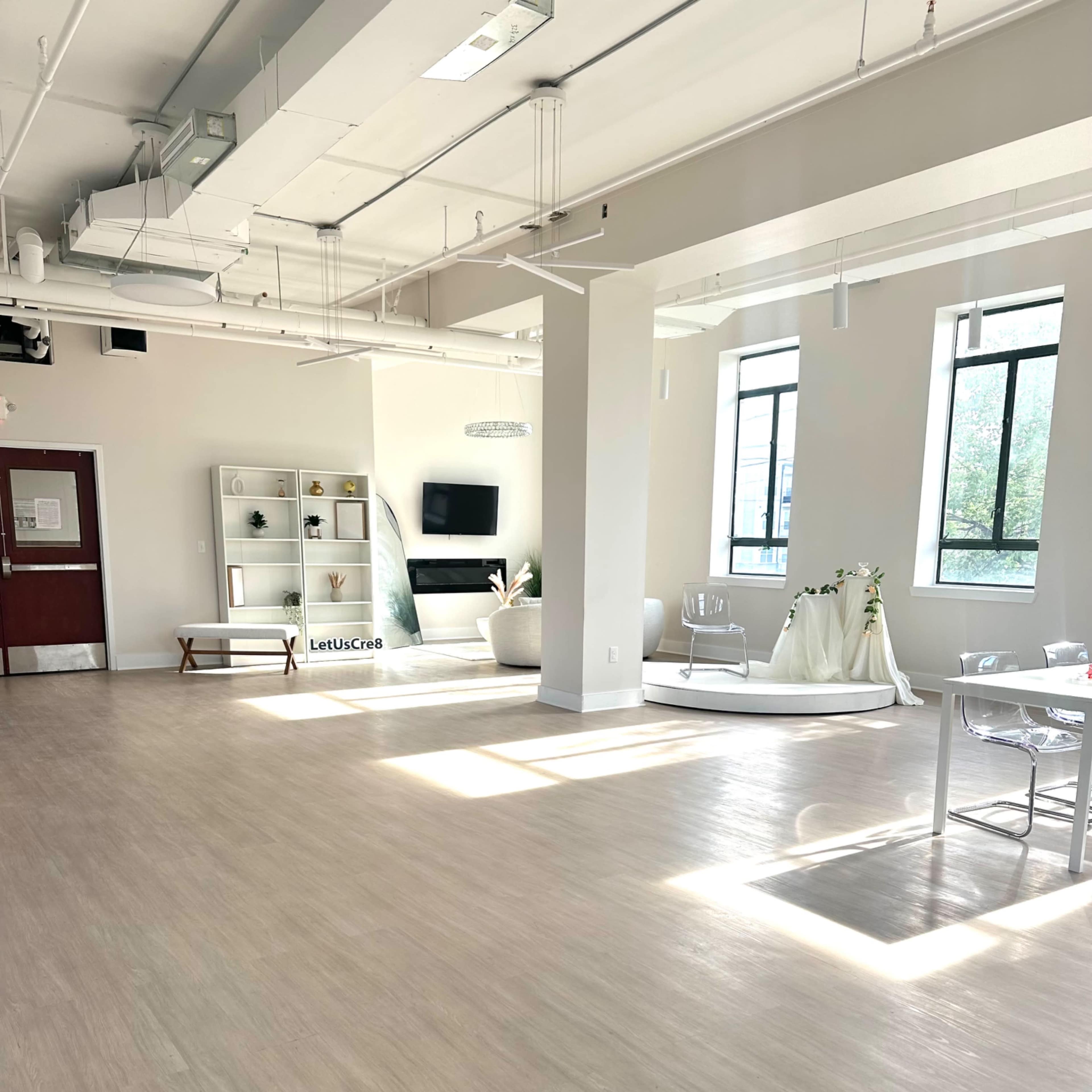 Cre8 Content Studio Image in New Pathways, Memphis, TN