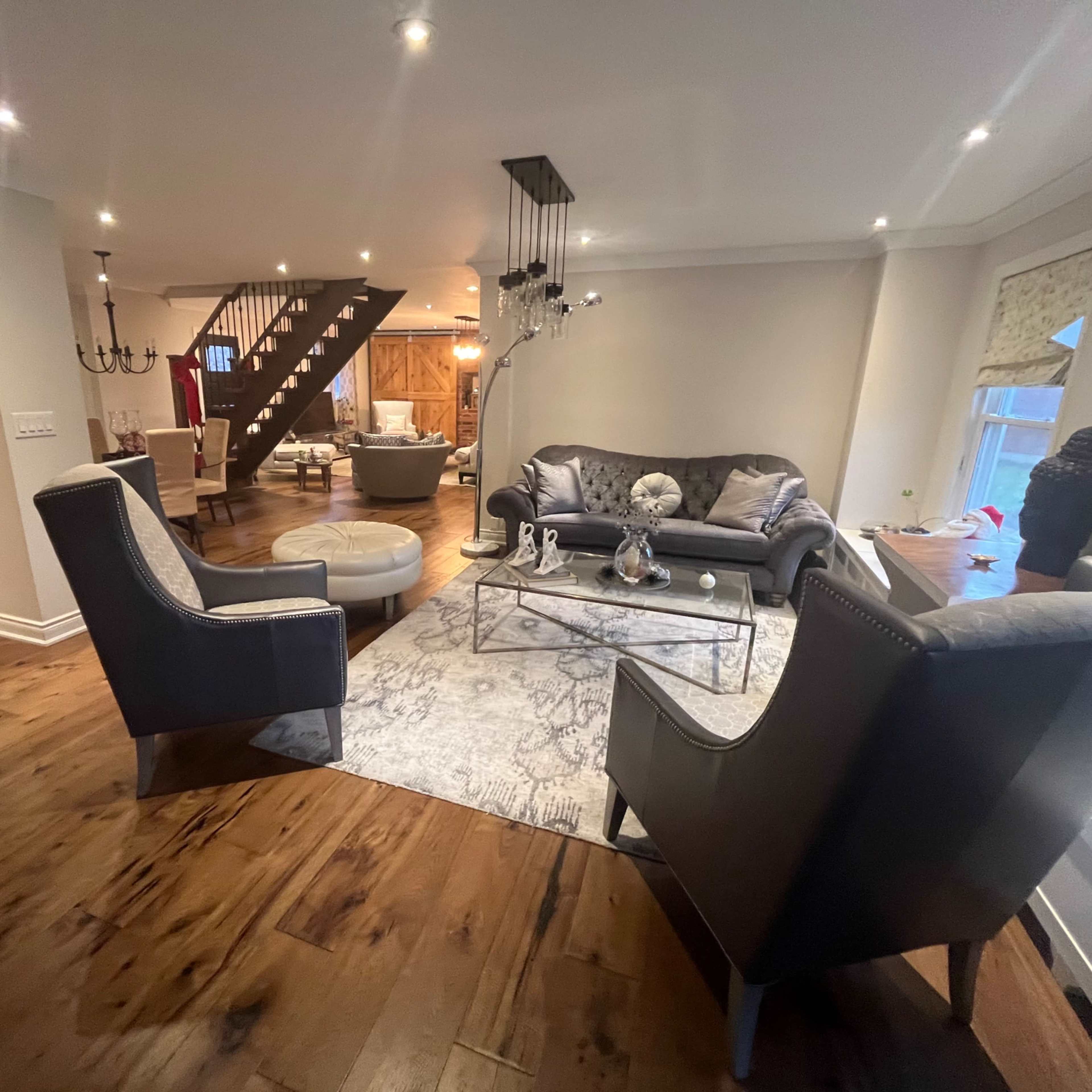 One of a kind farmhouse with large backyard for entertainment, photos, retreats. Image in Brampton, Brampton, ON