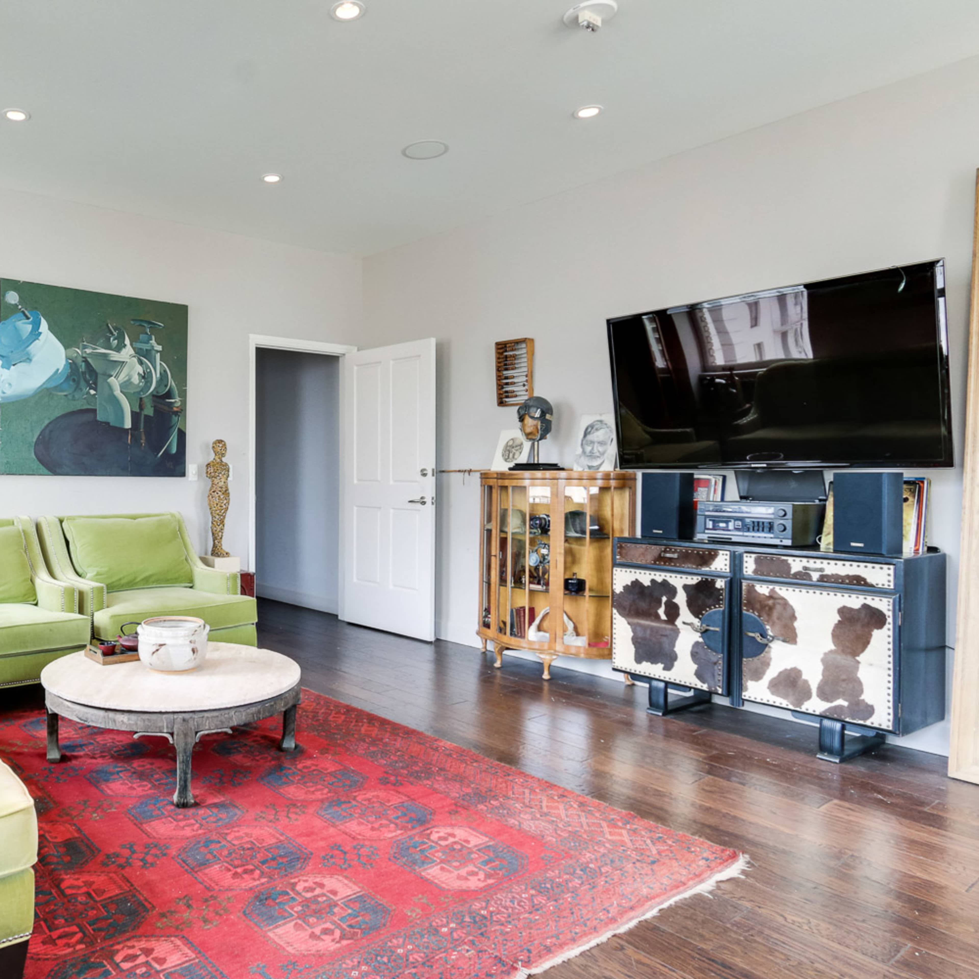 Vibrant and Whimsical Space with Stunning Views on Union Square Image in Lower Nob Hill, San Francisco, CA