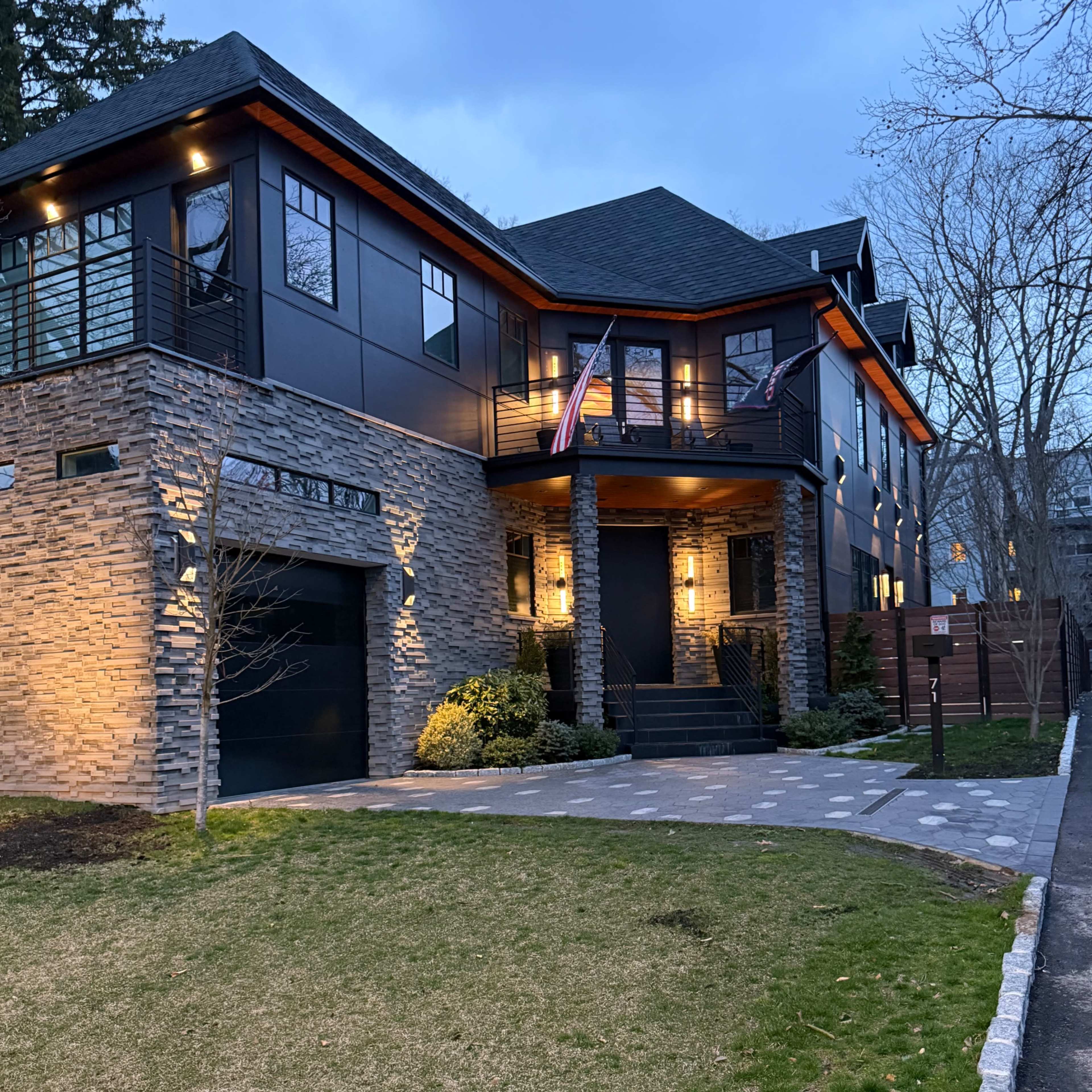 Sleek And Dark Luxury Modern Blackhouse In Staten Island Image in Shore Acres, Richmond County, NY