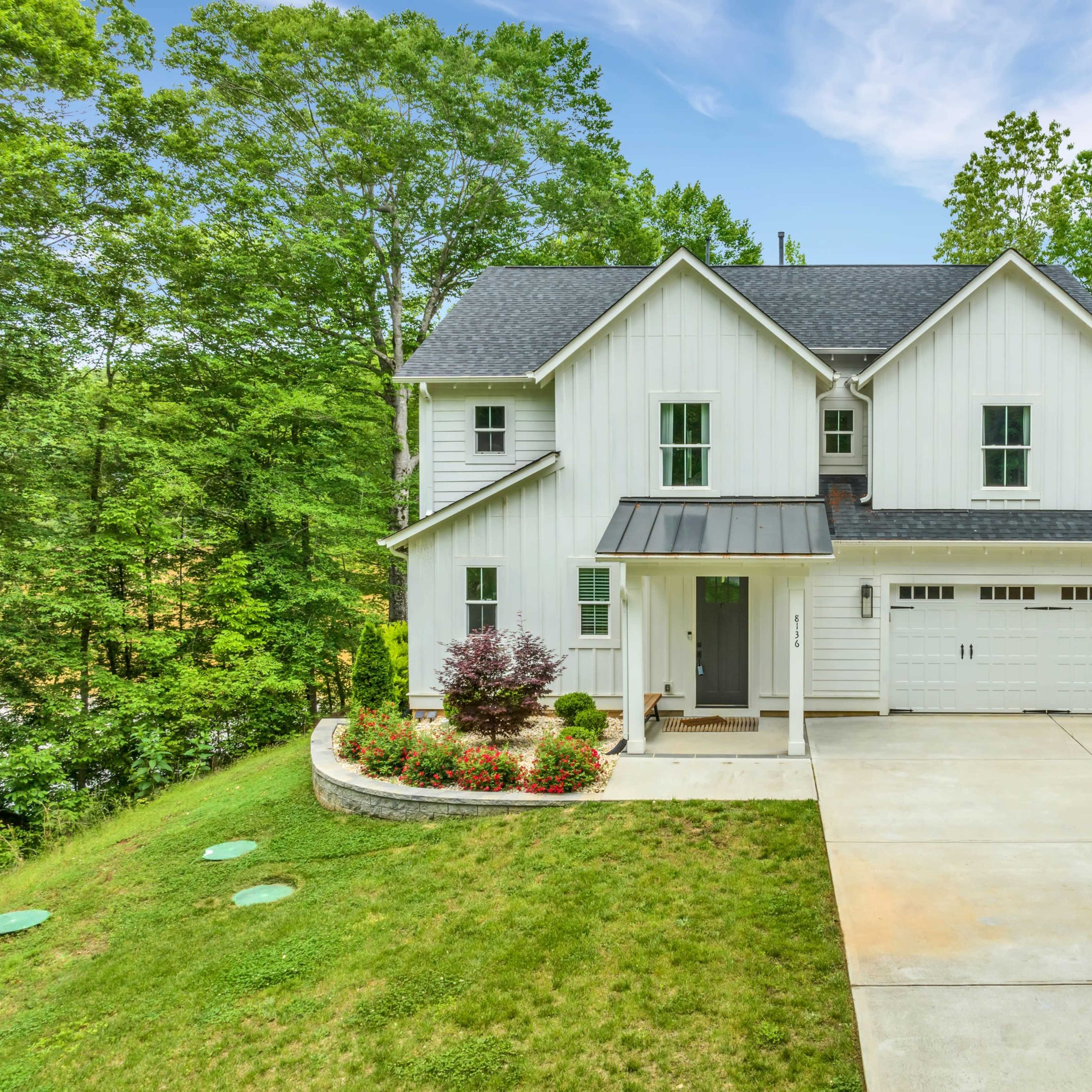 Lakefront Luxury Image in Lake Norman of Catawba, Lake Norman of Catawba, NC