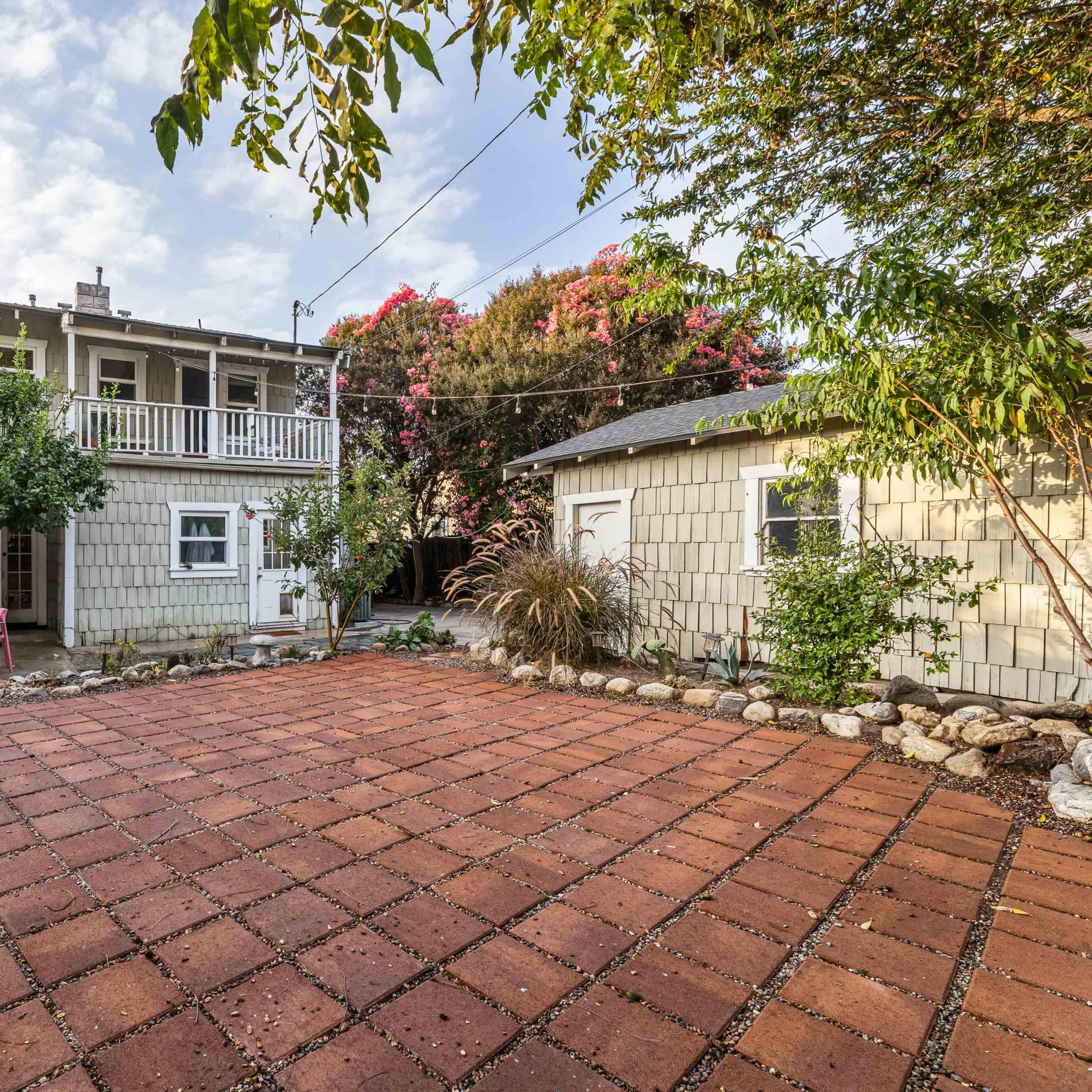 Large Backyard and Beautiful Craftsman House Image in Montecito Heights, Los Angeles, CA