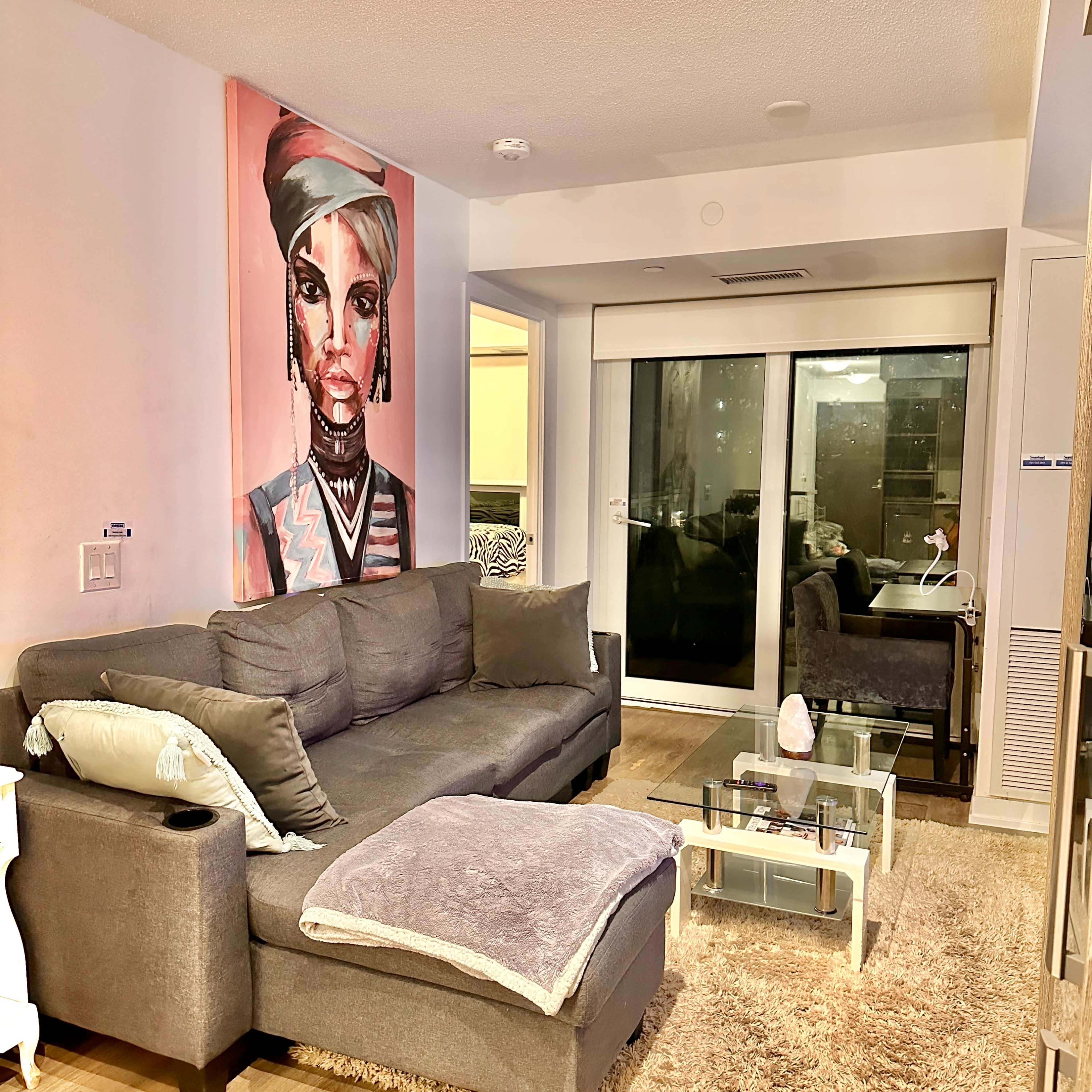 Beautiful and Spacious multi=purpose downtown apartment Image in Garden District, Toronto, ON