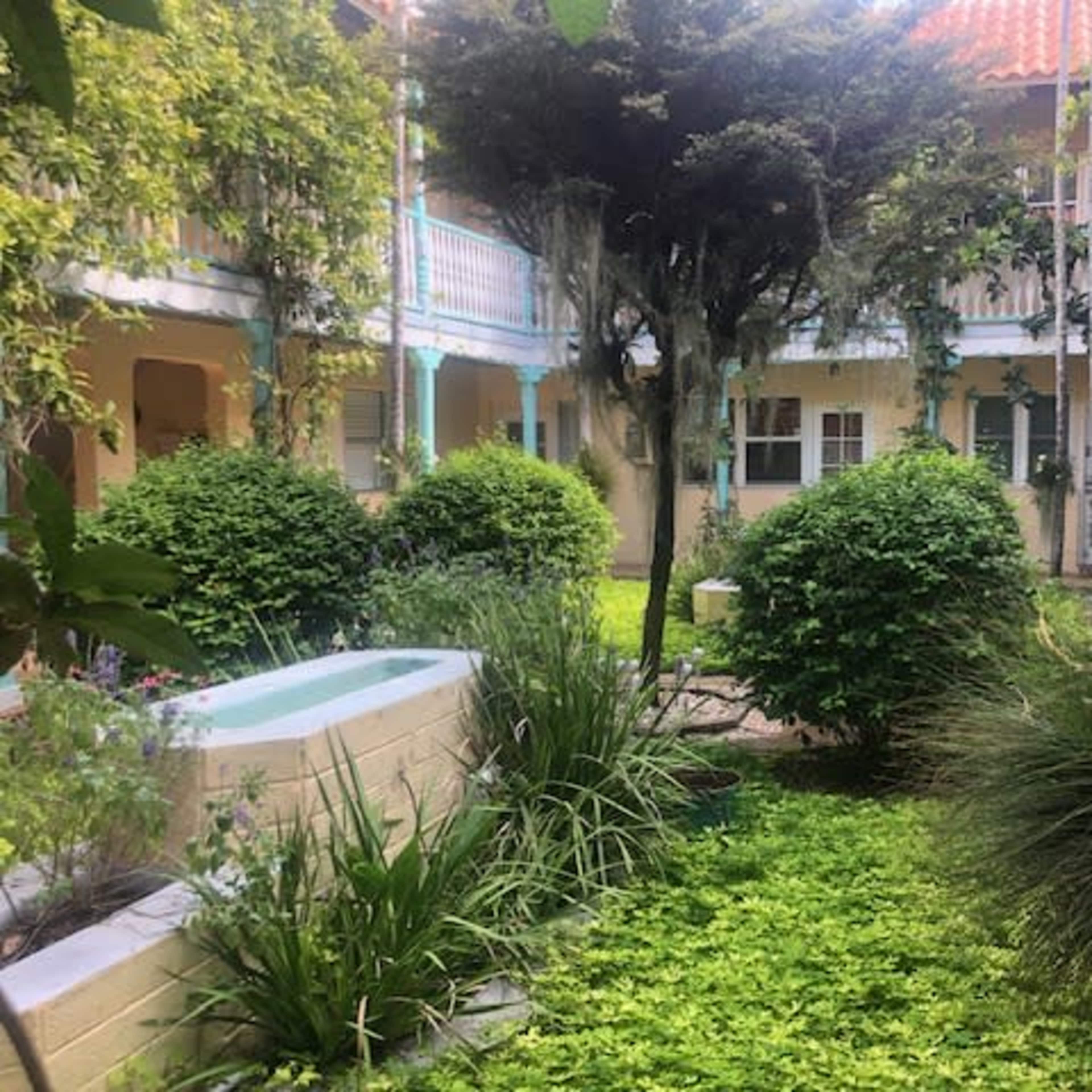 Oasis Courtyard in Art Deco Historic Building - Henry Hohauser Architect Image in Flamingo / Lummus, Miami Beach, FL