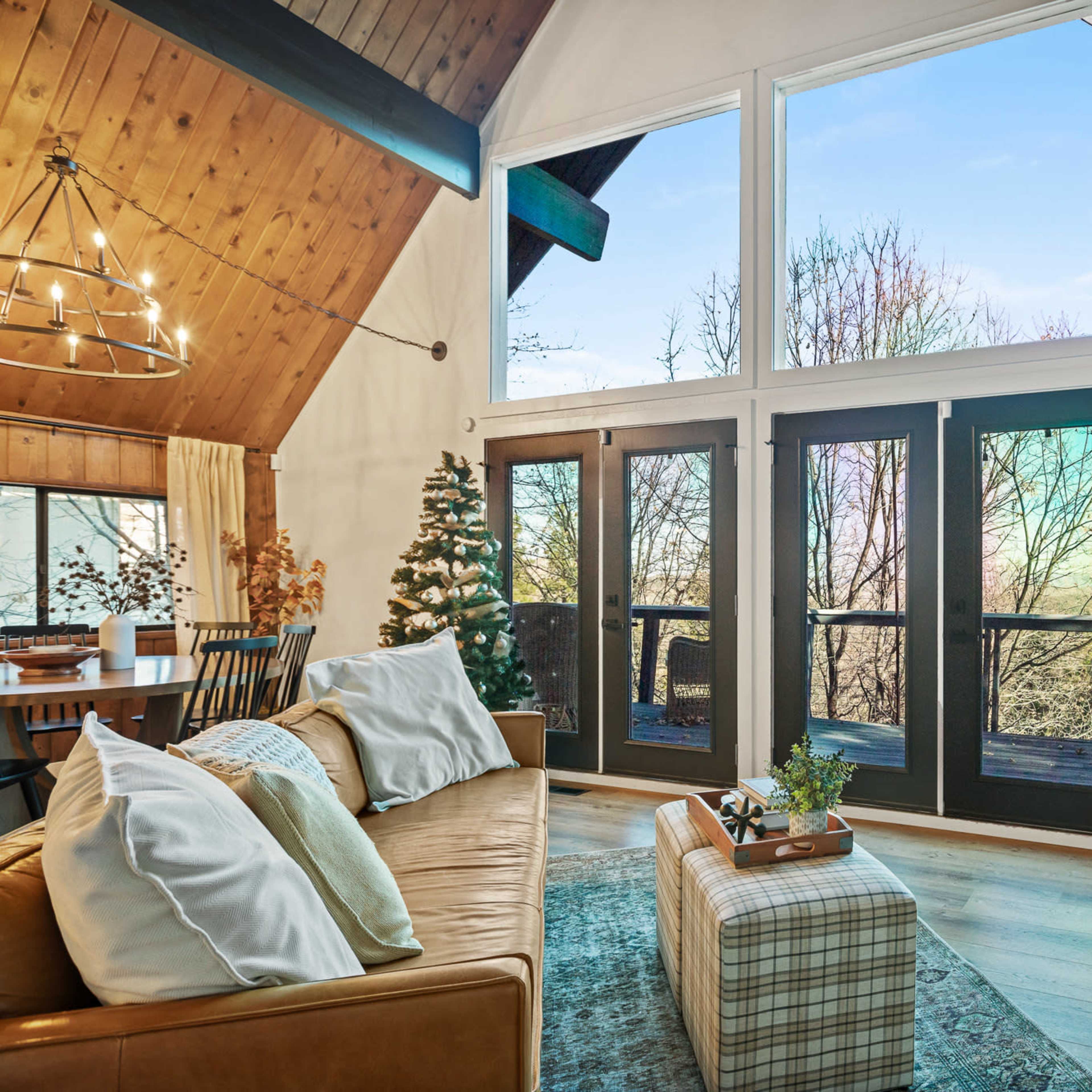 Klondike Cabin Image in Lake Arrowhead, Lake Arrowhead, CA
