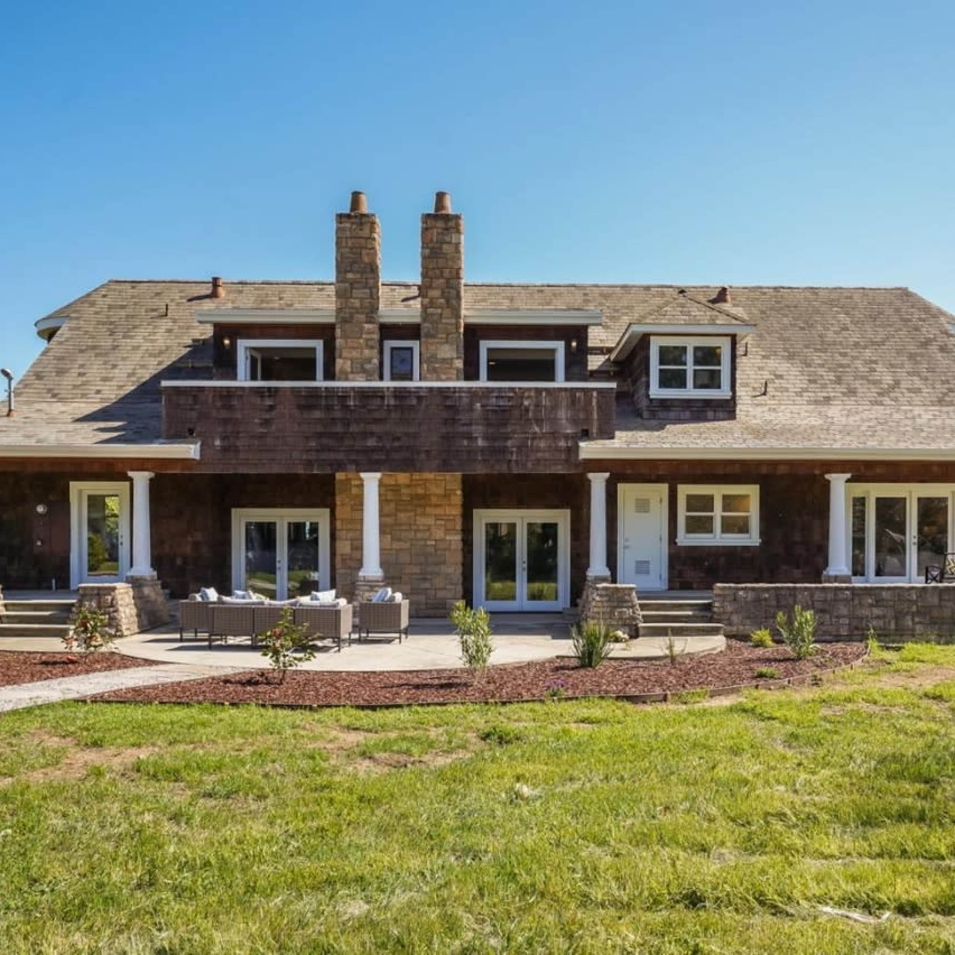 Gilroy Retreat Farmhouse Image in , Gilroy, CA