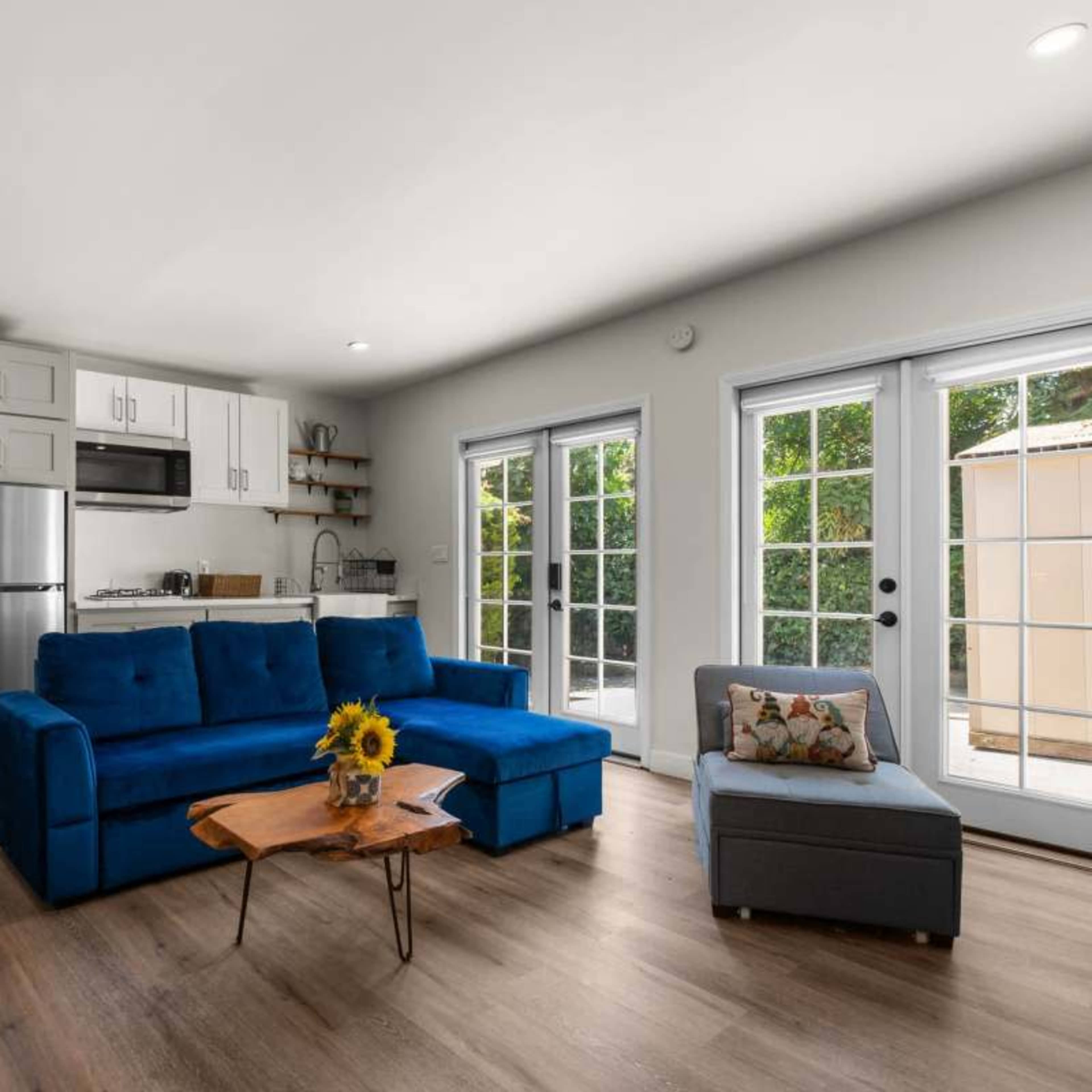 Brand New 1-Bedroom Guest-house in Beverly Hills Image in Beverly Hills, Beverly Hills, CA