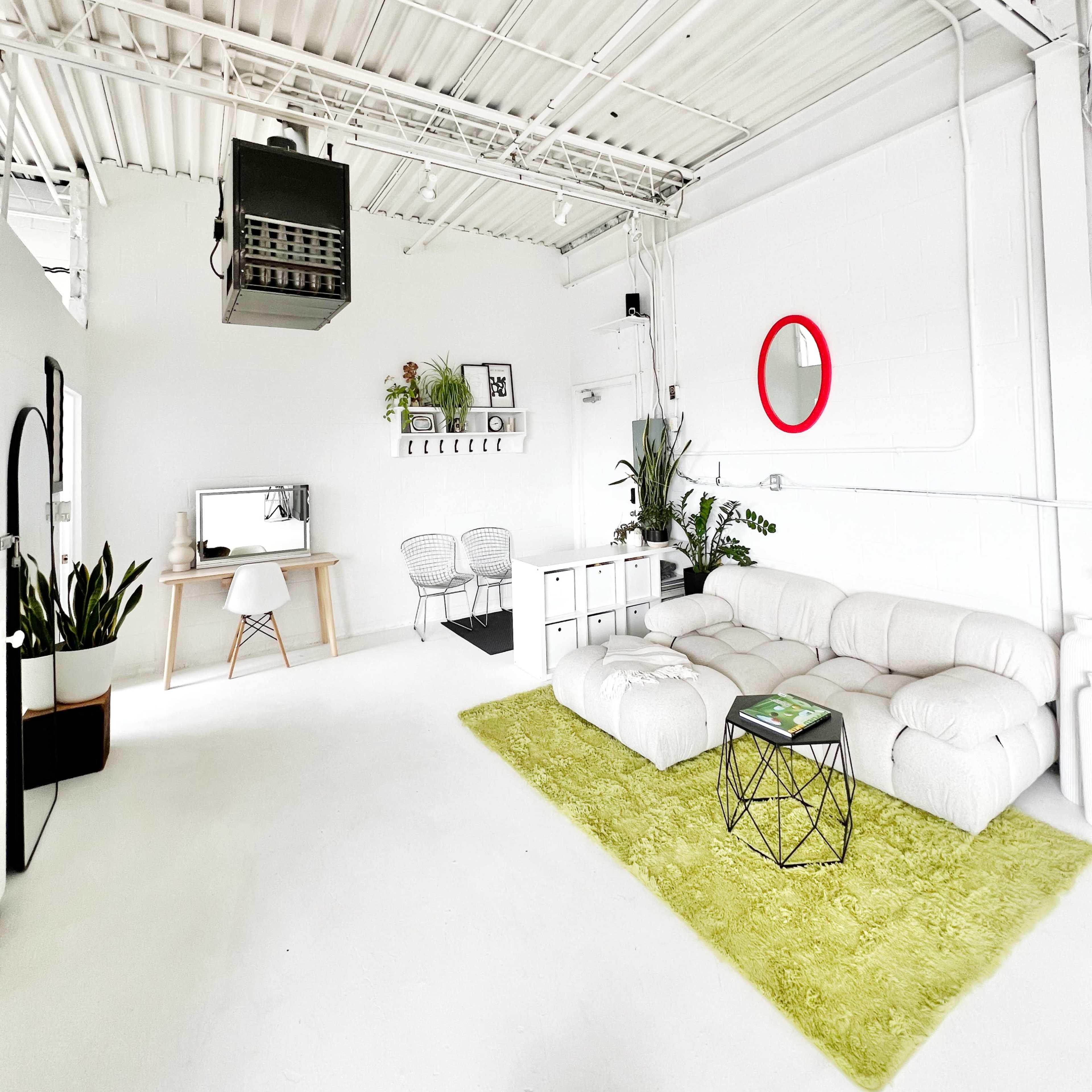 Studio 215 Image in Leaside, Toronto, ON