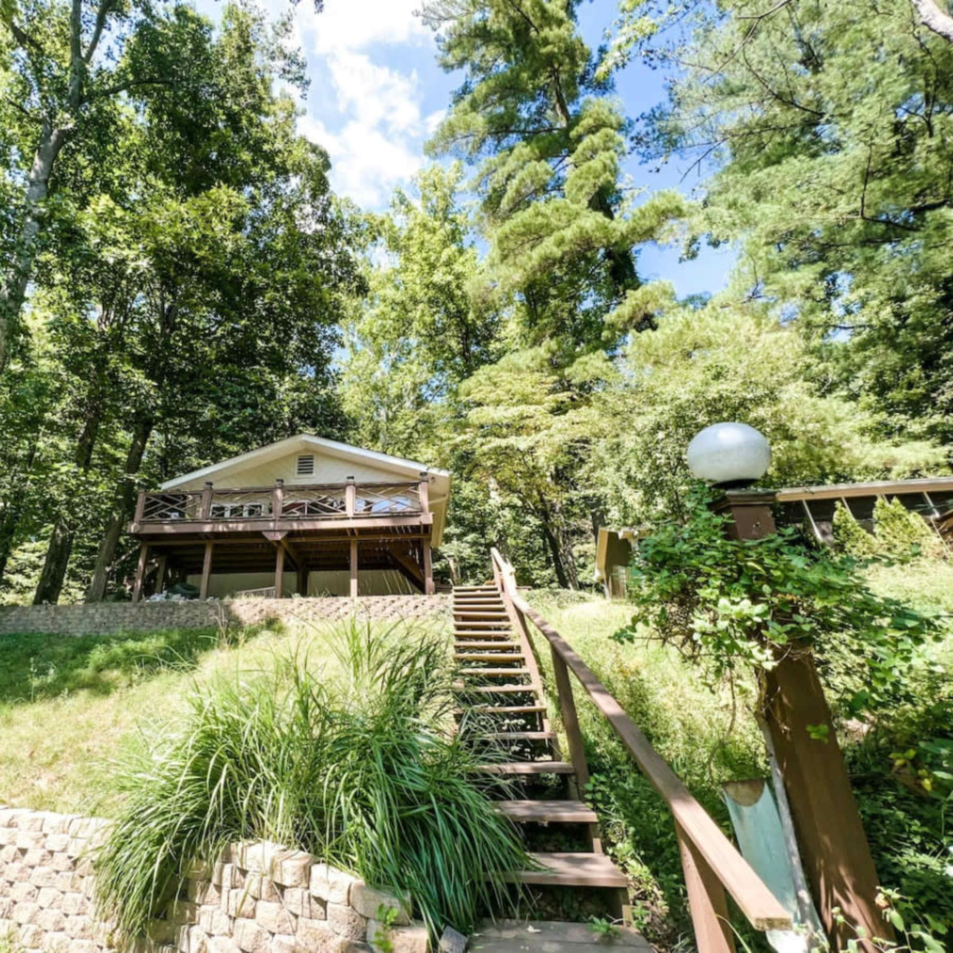Lakefront. Hot tub. Amazing views. 35 min to Indy Image in Jefferson Township, Martinsville, IN