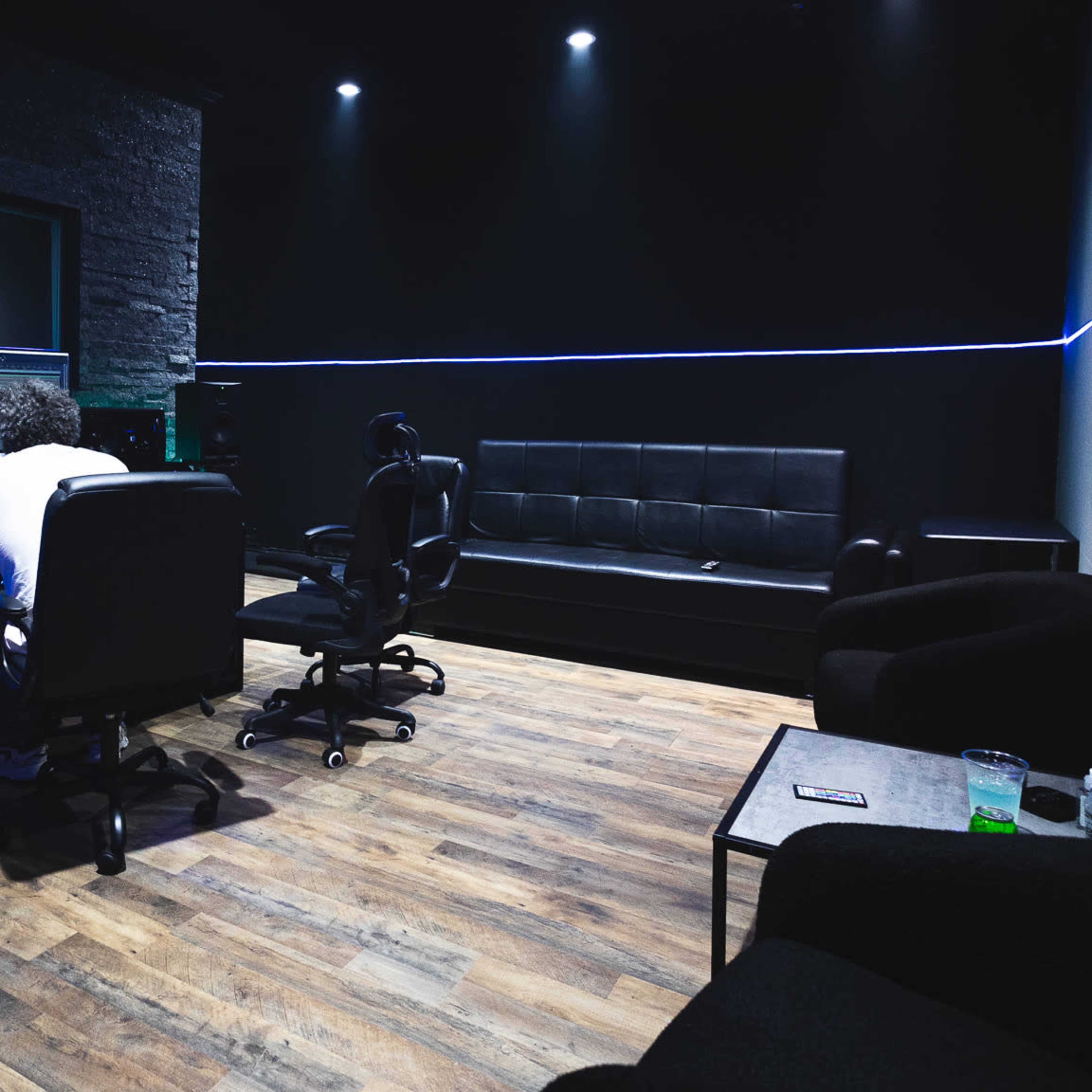 Fancy cozy recording studio with great sounds Image in Clifton, Clifton, NJ