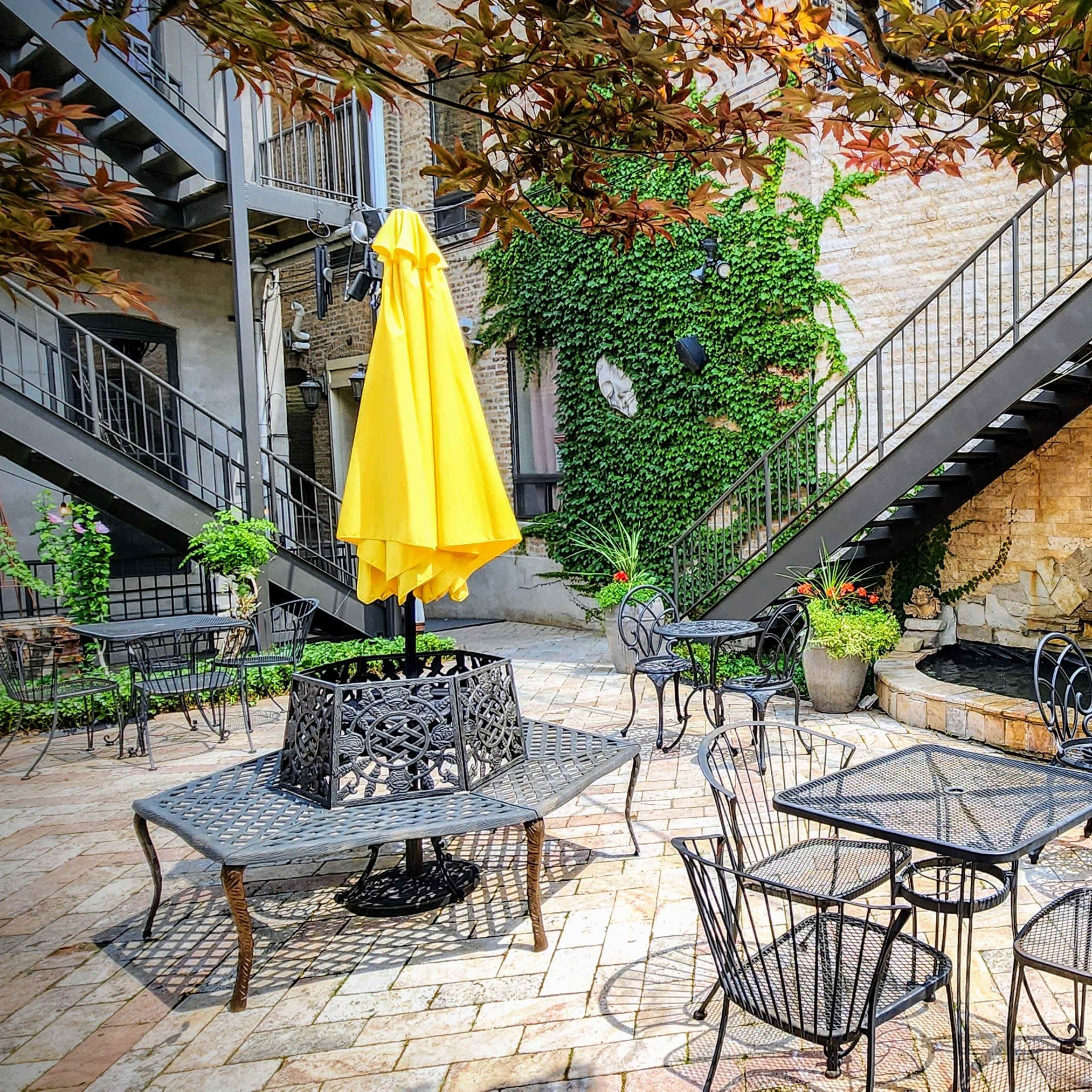 The Golden Arm Image in West Town, Chicago, IL