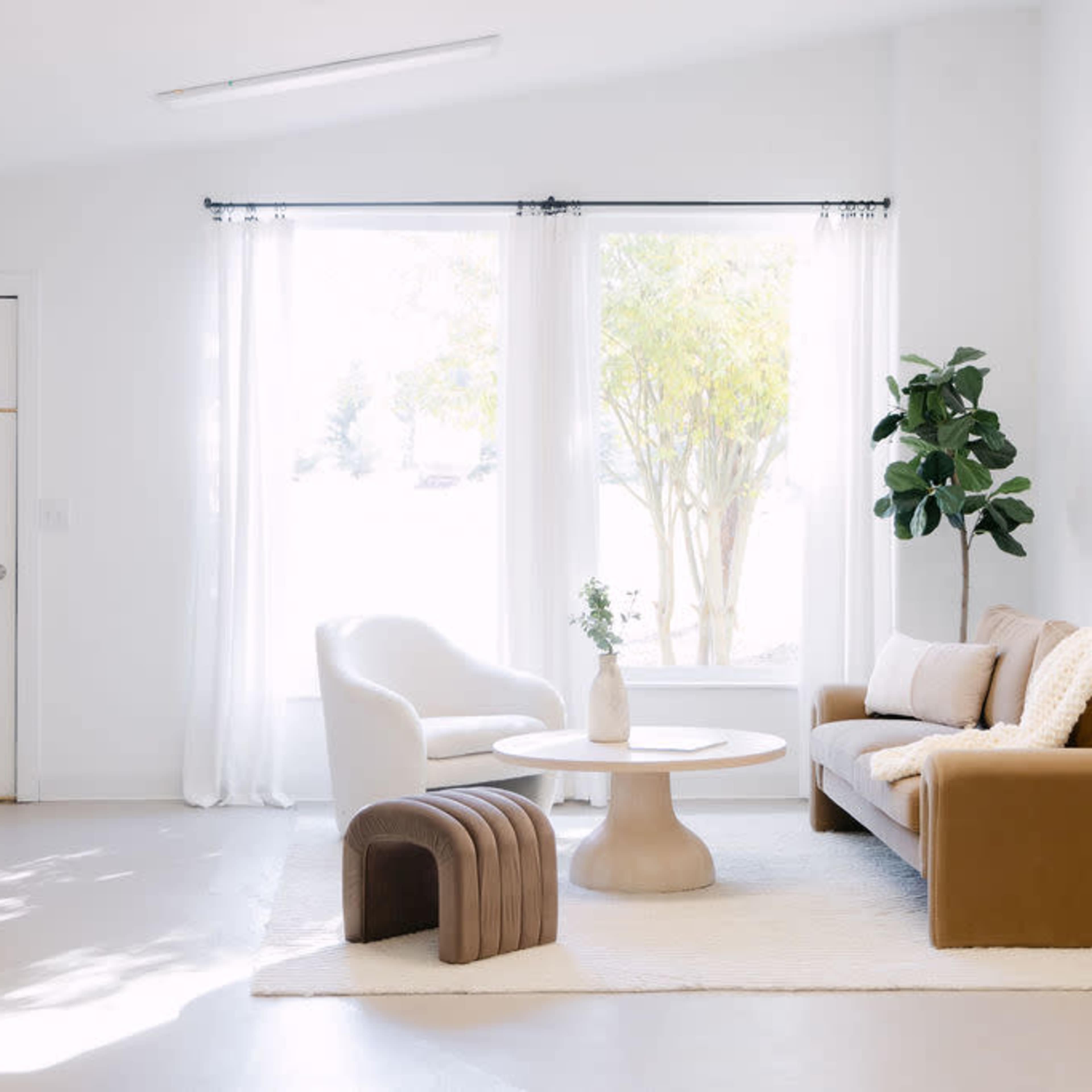 Natural Light Photo Studio w/ Large Windows and Skylights Image in Loveland, Loveland, CO