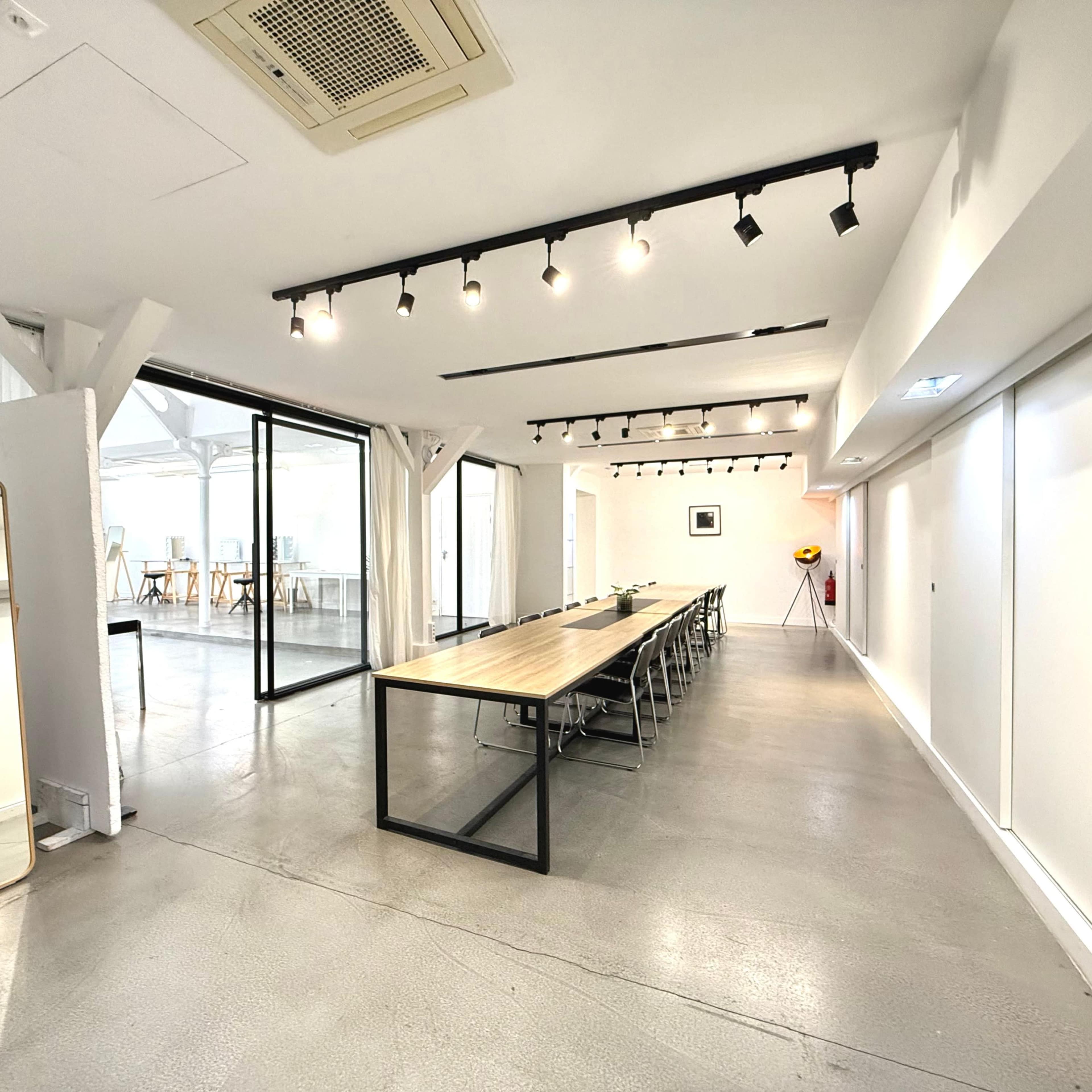 ESPACE ATYPIQUE EN PLEIN COEUR DU MARAIS Image dans Saint-Merri, Paris, Île-de-France