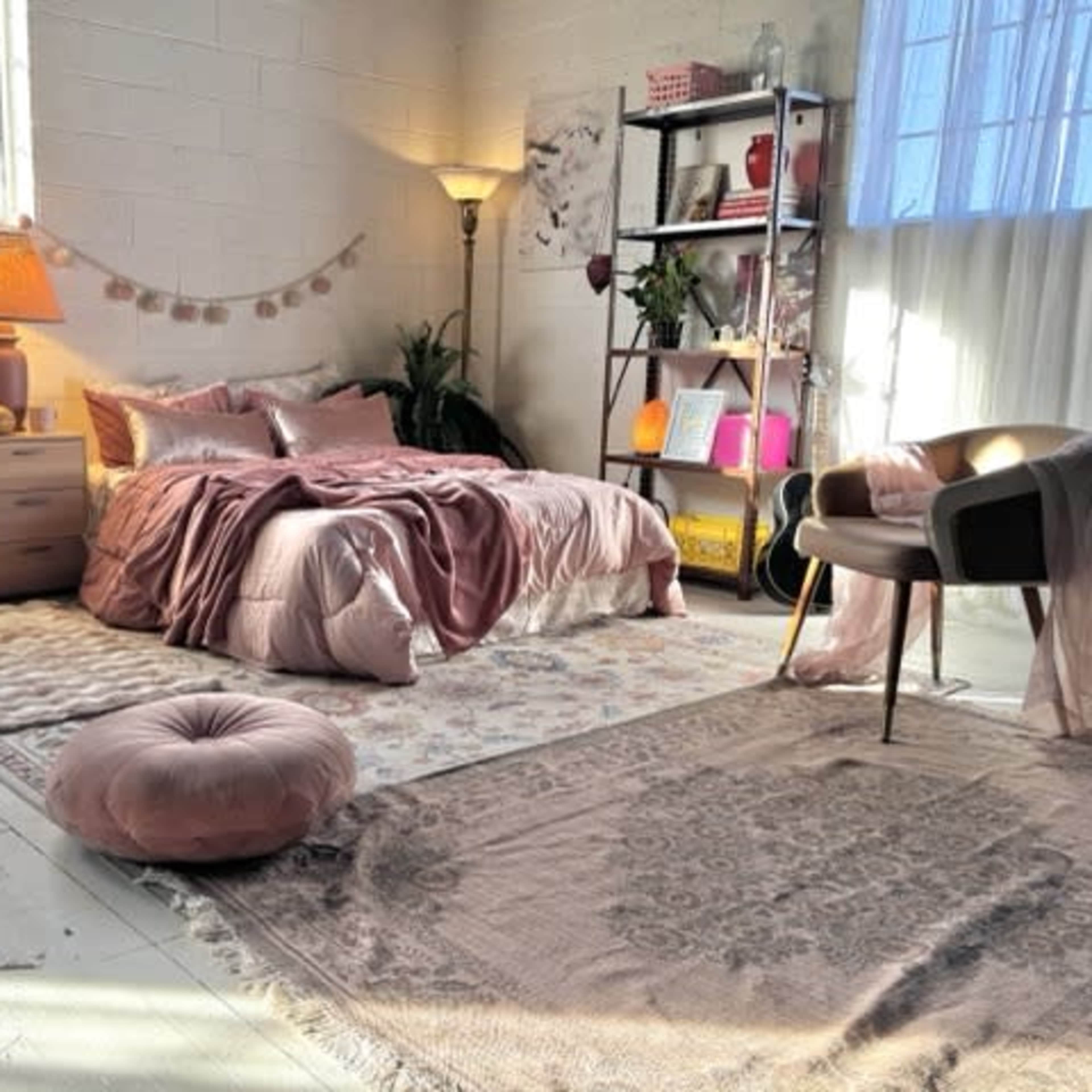 Natural Light Warehouse loft with styled sets, downtown phoenix Image in Central City, Phoenix, AZ