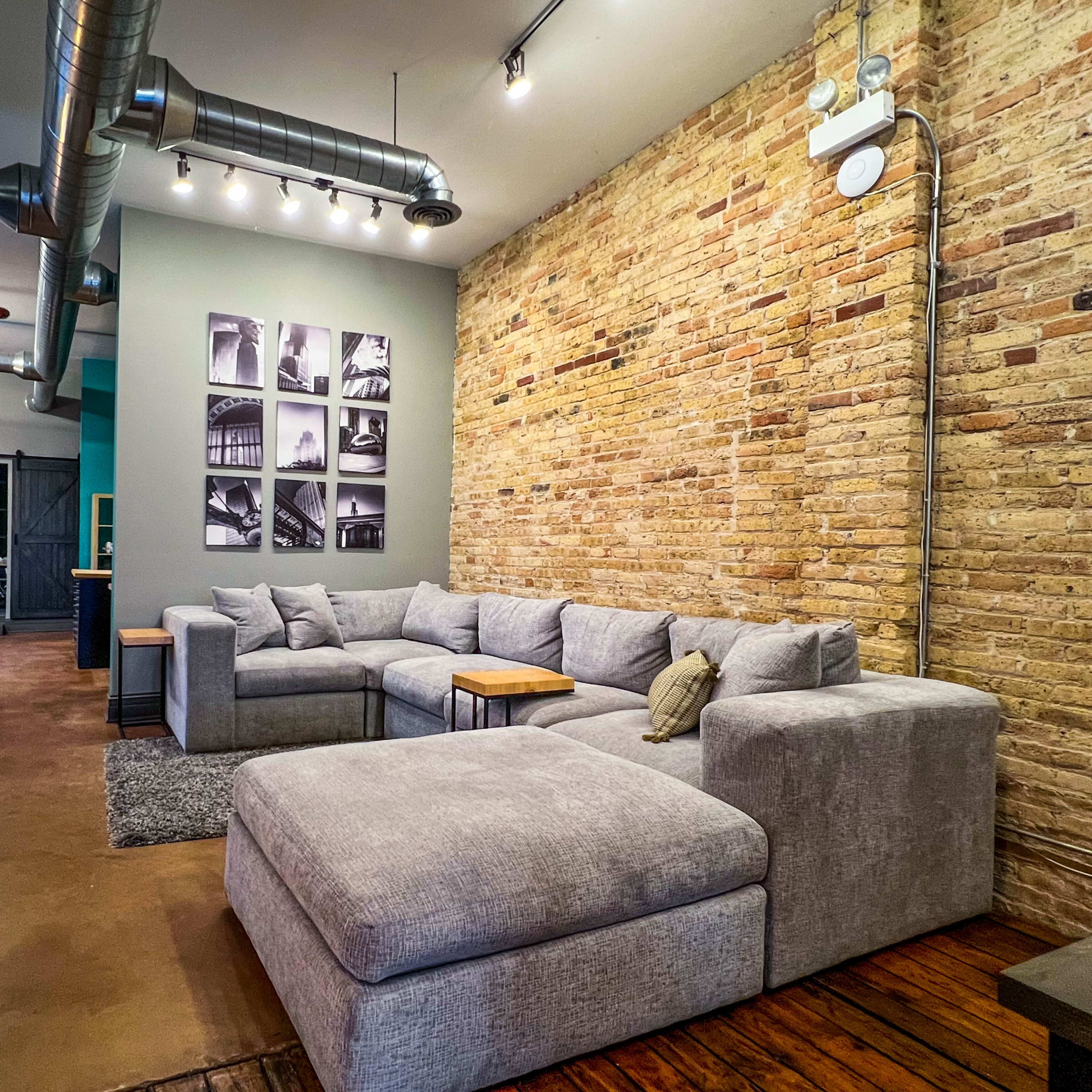 Eclectic, Modern Midtown Gathering Space Image in West Town, Chicago, IL