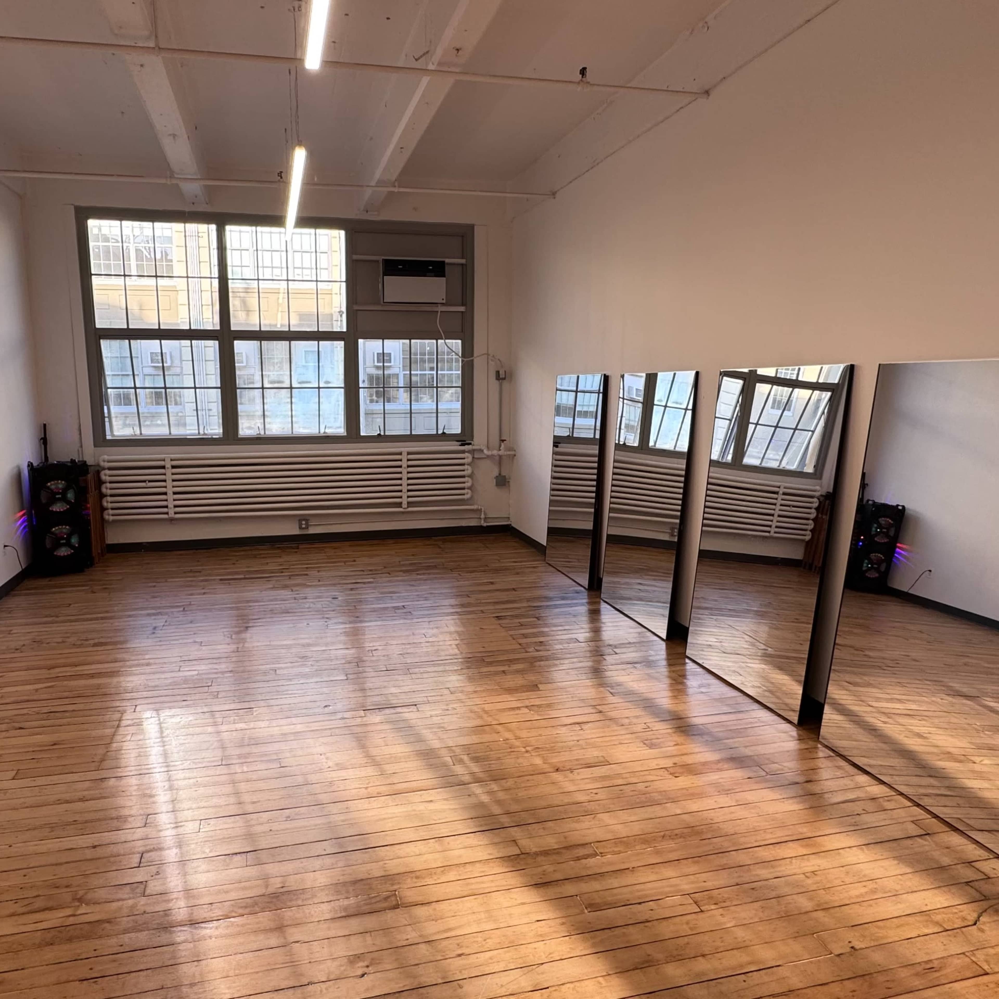 Bright Industrial studio with wood floors & photography Equipment in Downtown Brooklyn. loft, studio, dance hall Image in Sunset Park, Brooklyn, NY