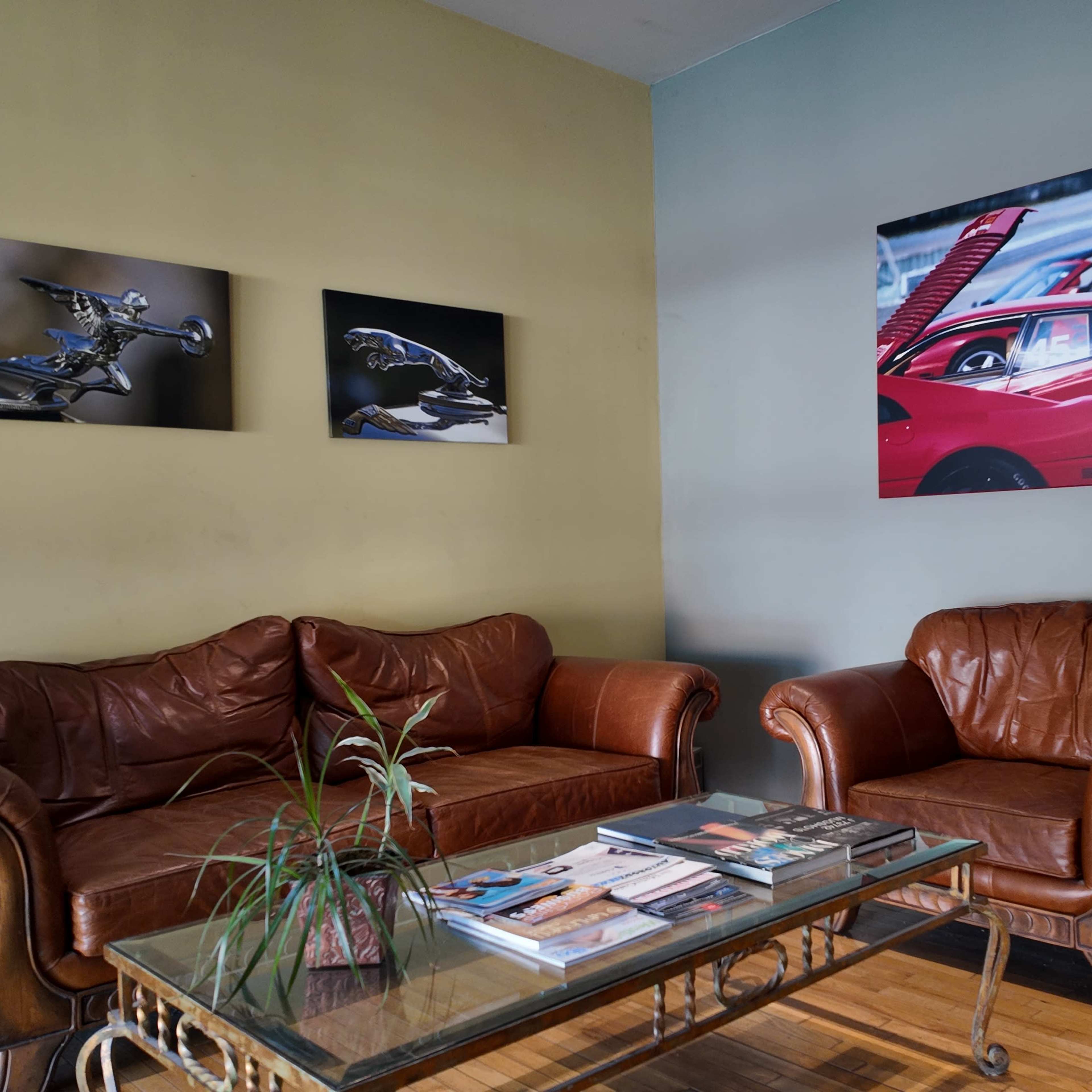Clean, Classy Industrial Office for Autobody Shop Image in Jefferson Park, Pasadena, CA