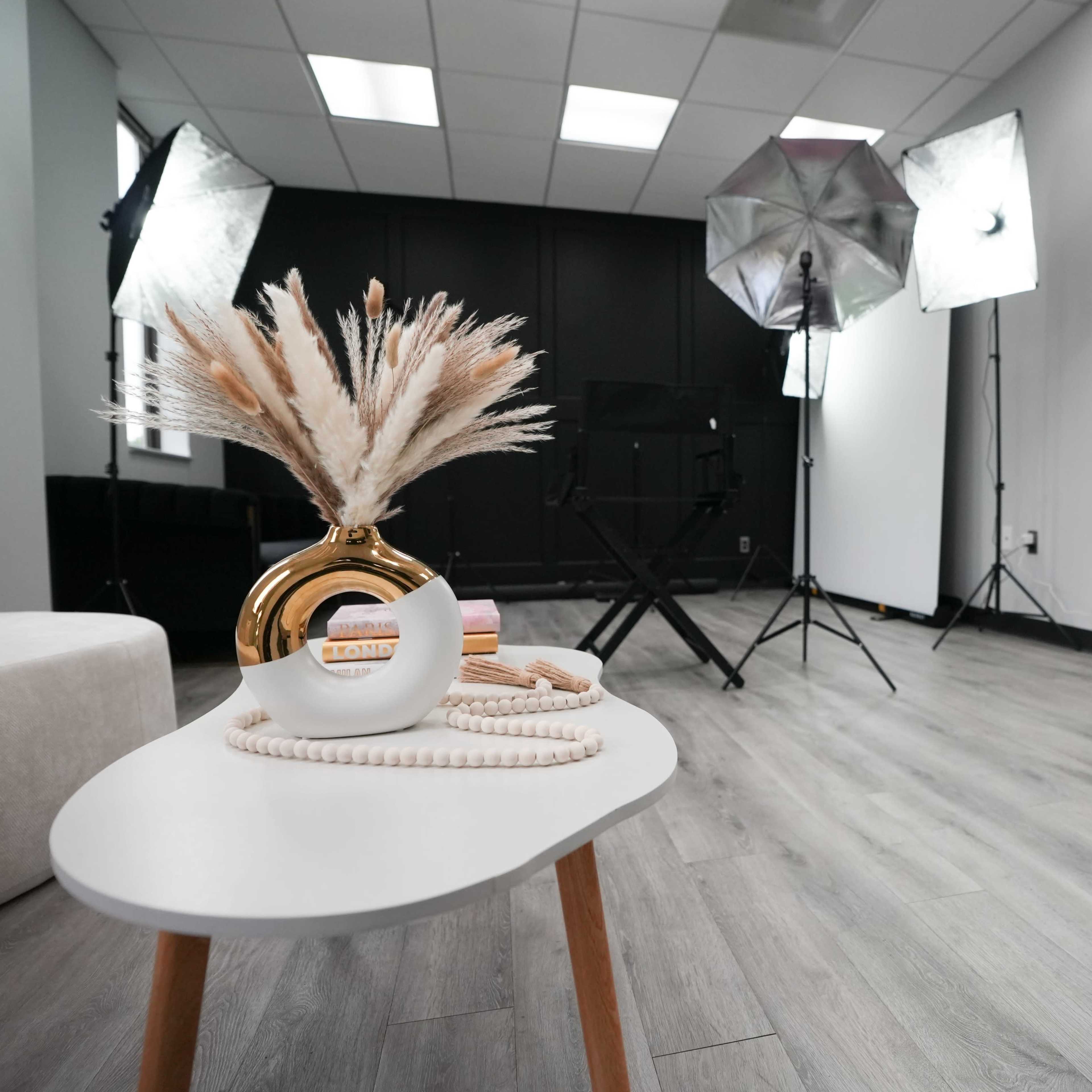 Luxury 24/7 Studio in Downtown Laurel – Furnished w/ Free Parking, Wi-Fi & Glam Station Image in Laurel, Laurel, MD
