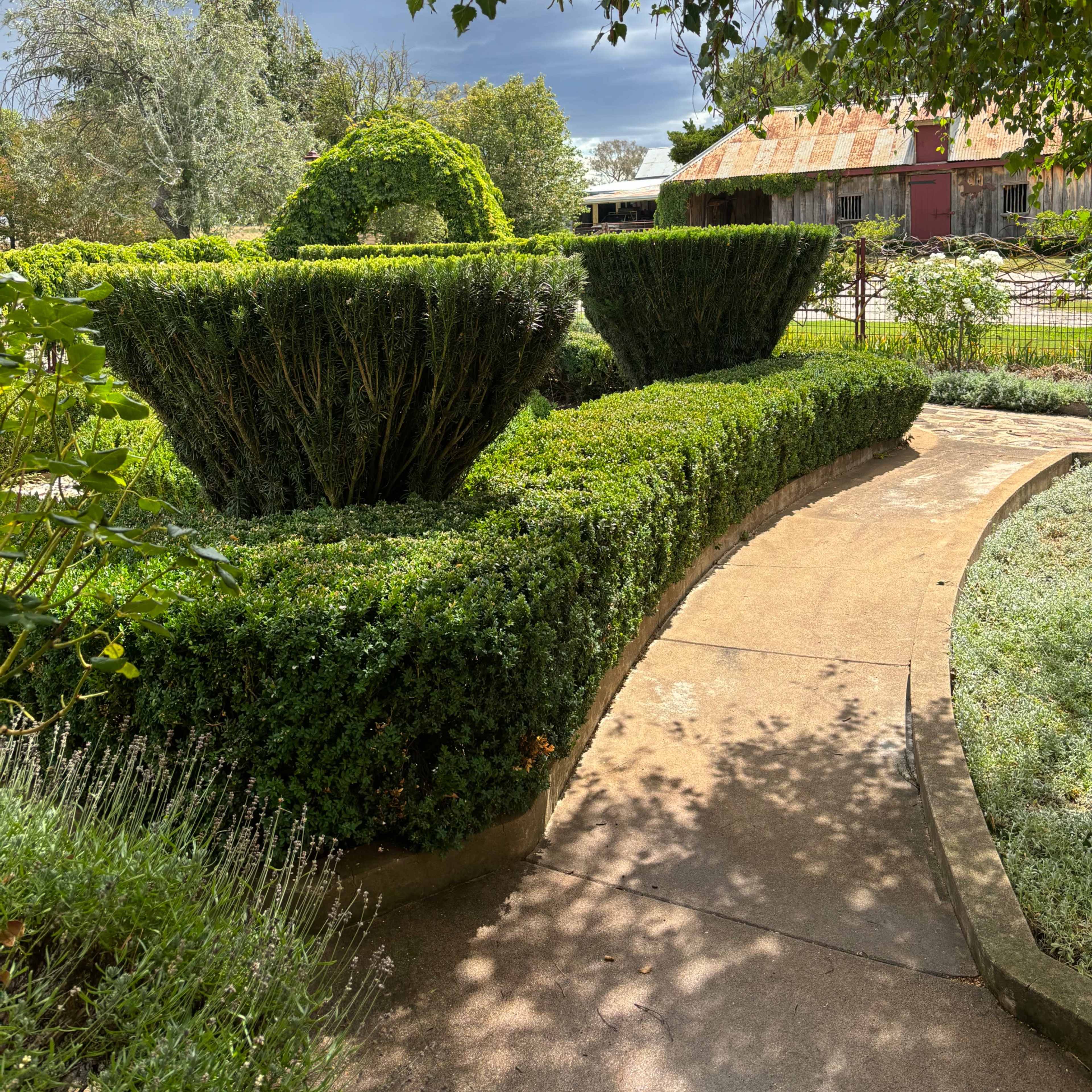 Historic Stone Coach House and Gardens Image in Molong, Molong, NSW