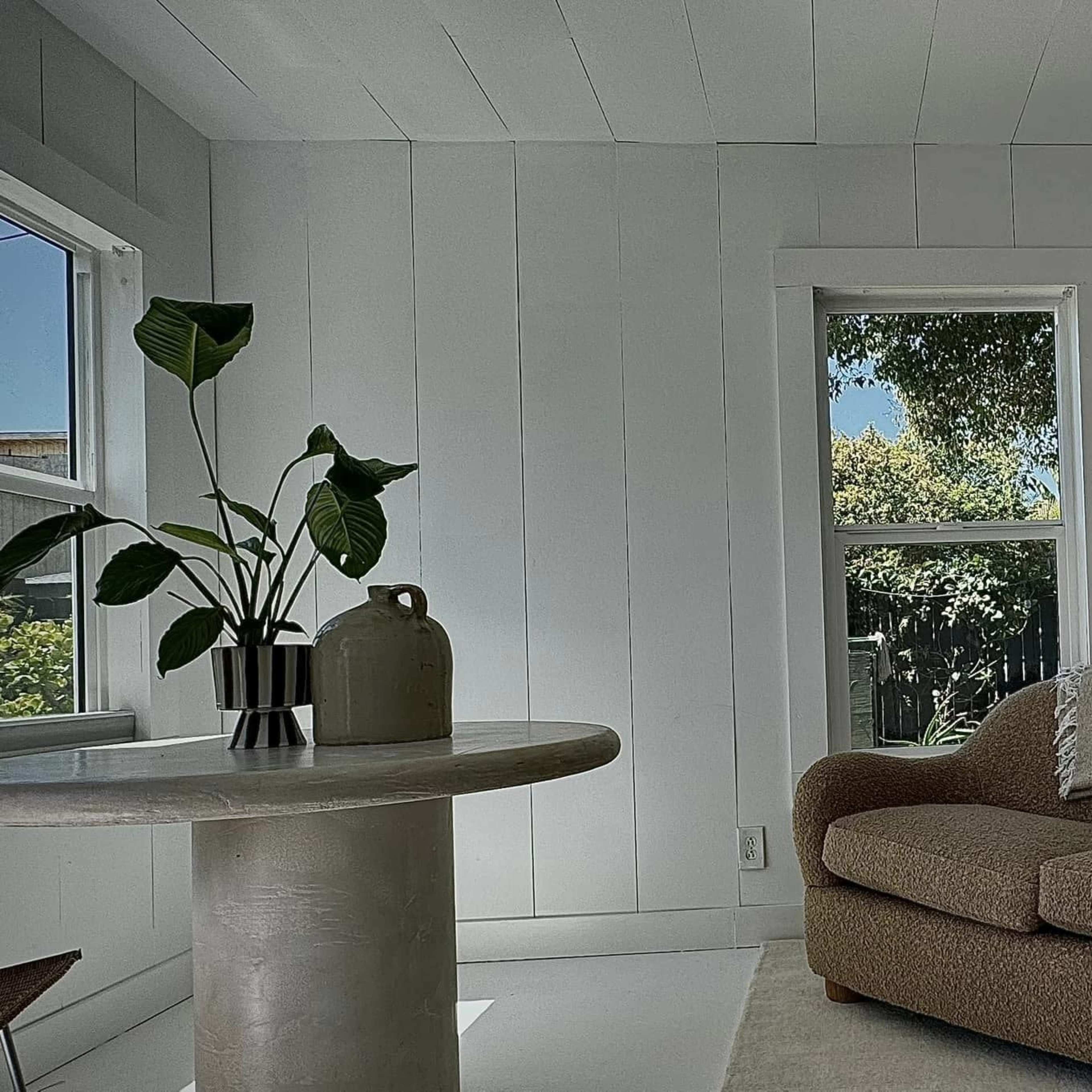 Bungalow West Image in Venice, Los Angeles, CA