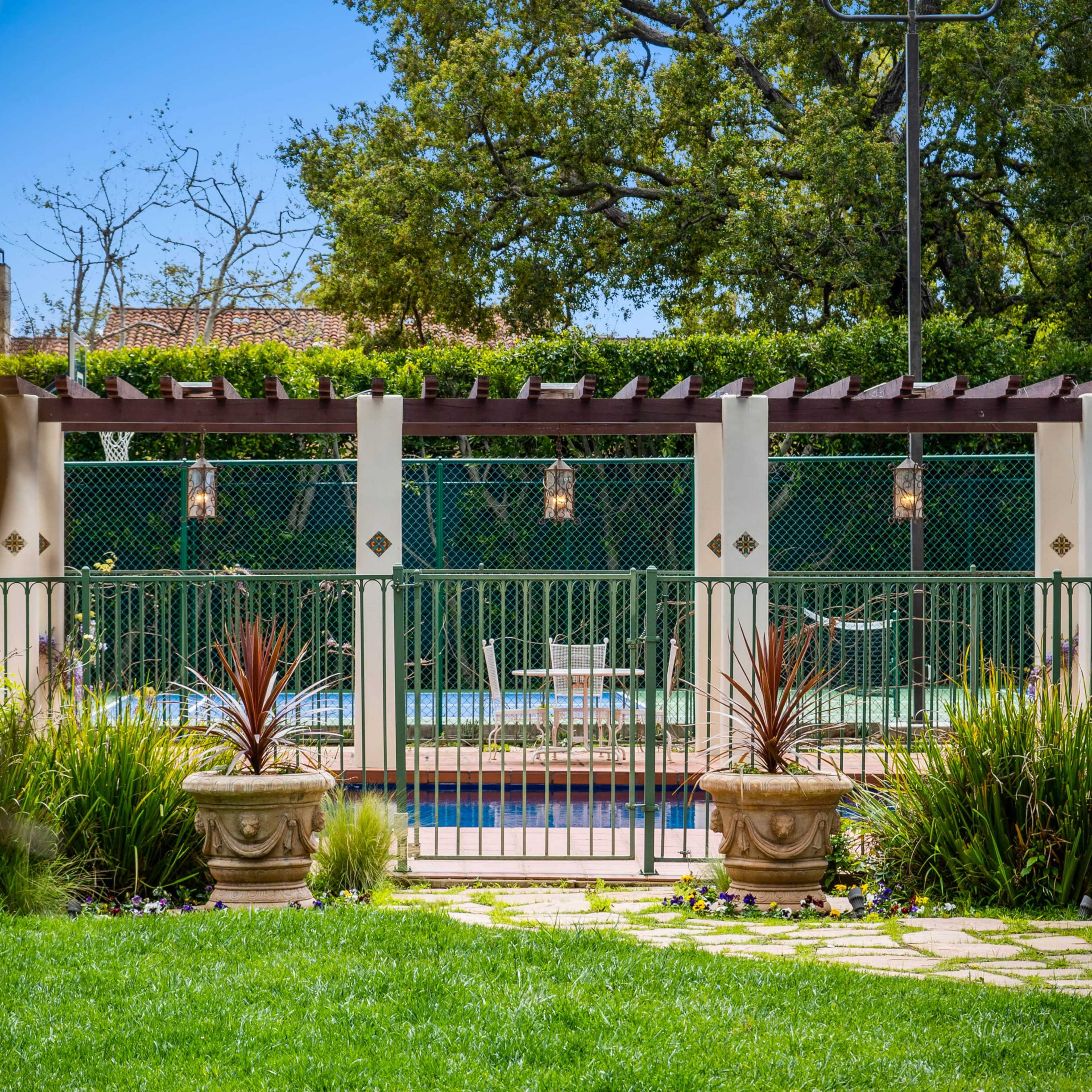 SPANISH HACIENDA RETREAT IN BRENTWOOD PARK Image in Brentwood, Los Angeles, CA