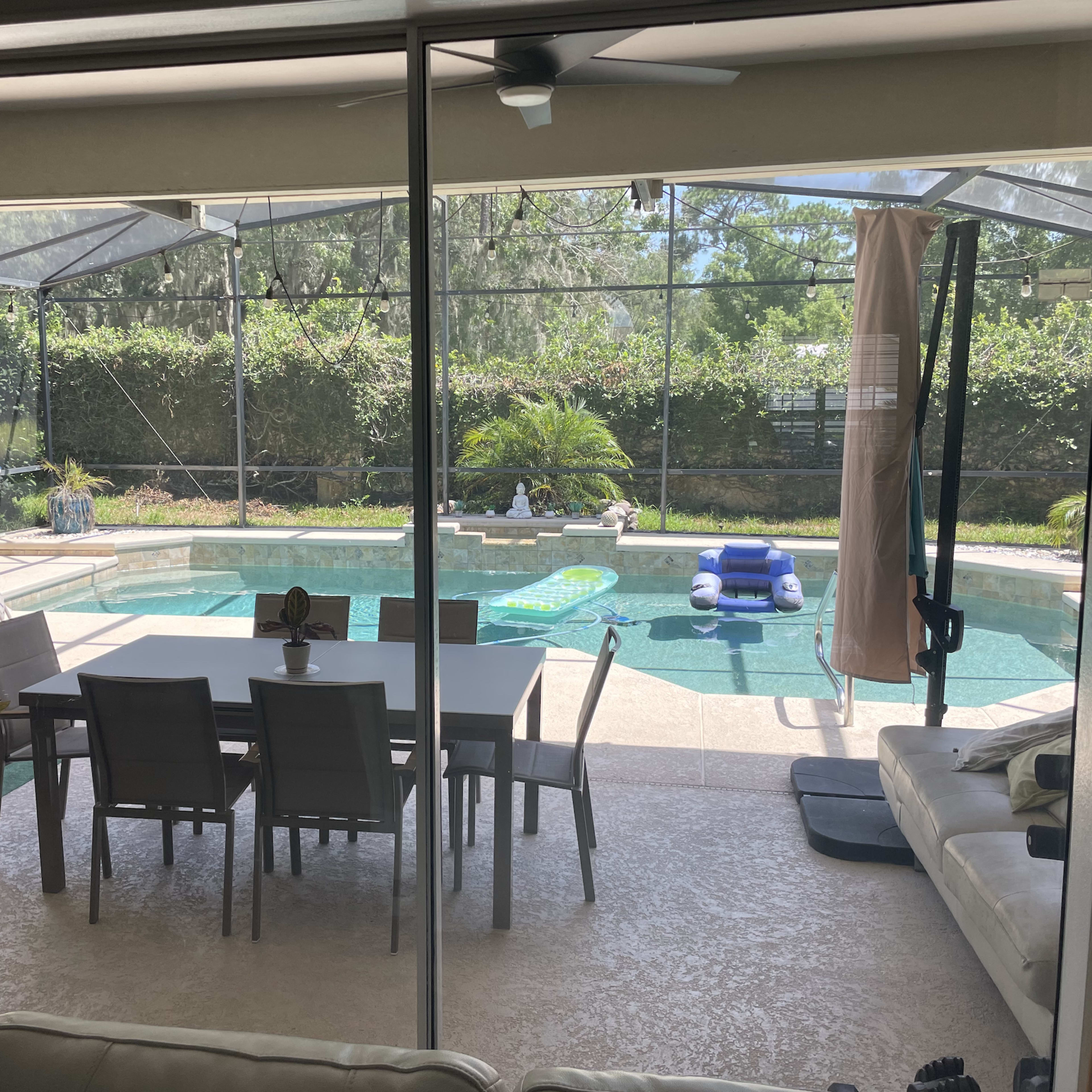 Cozy house in a quiet neighborhood with open space, pool and garden Image in , Oviedo, FL