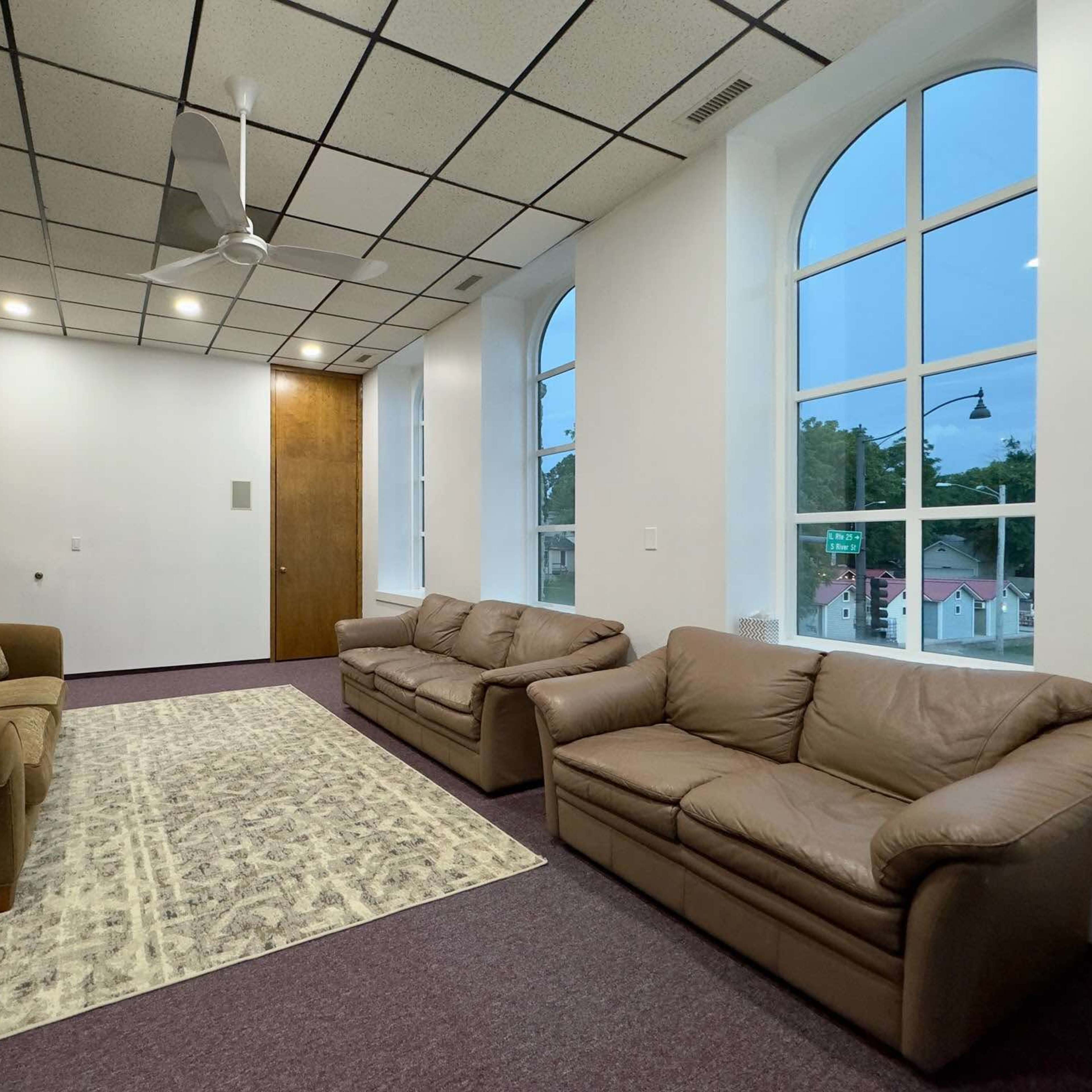 Green Room in Downtown Loft Image in Batavia Township, Batavia, IL