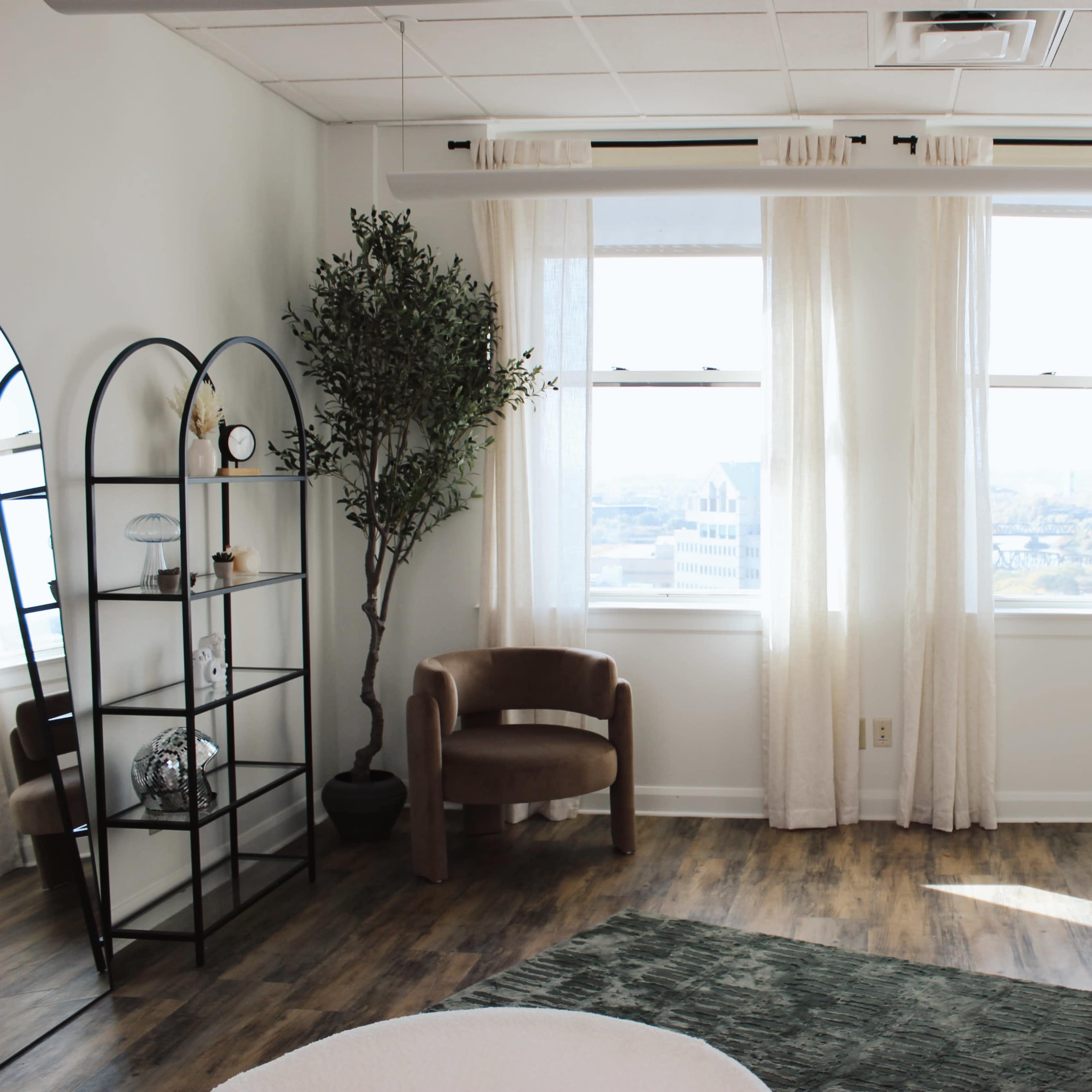 *NEW* Aesthetic Content Studio in Downtown Columbus with Skyline View Image in Downtown, Columbus, OH