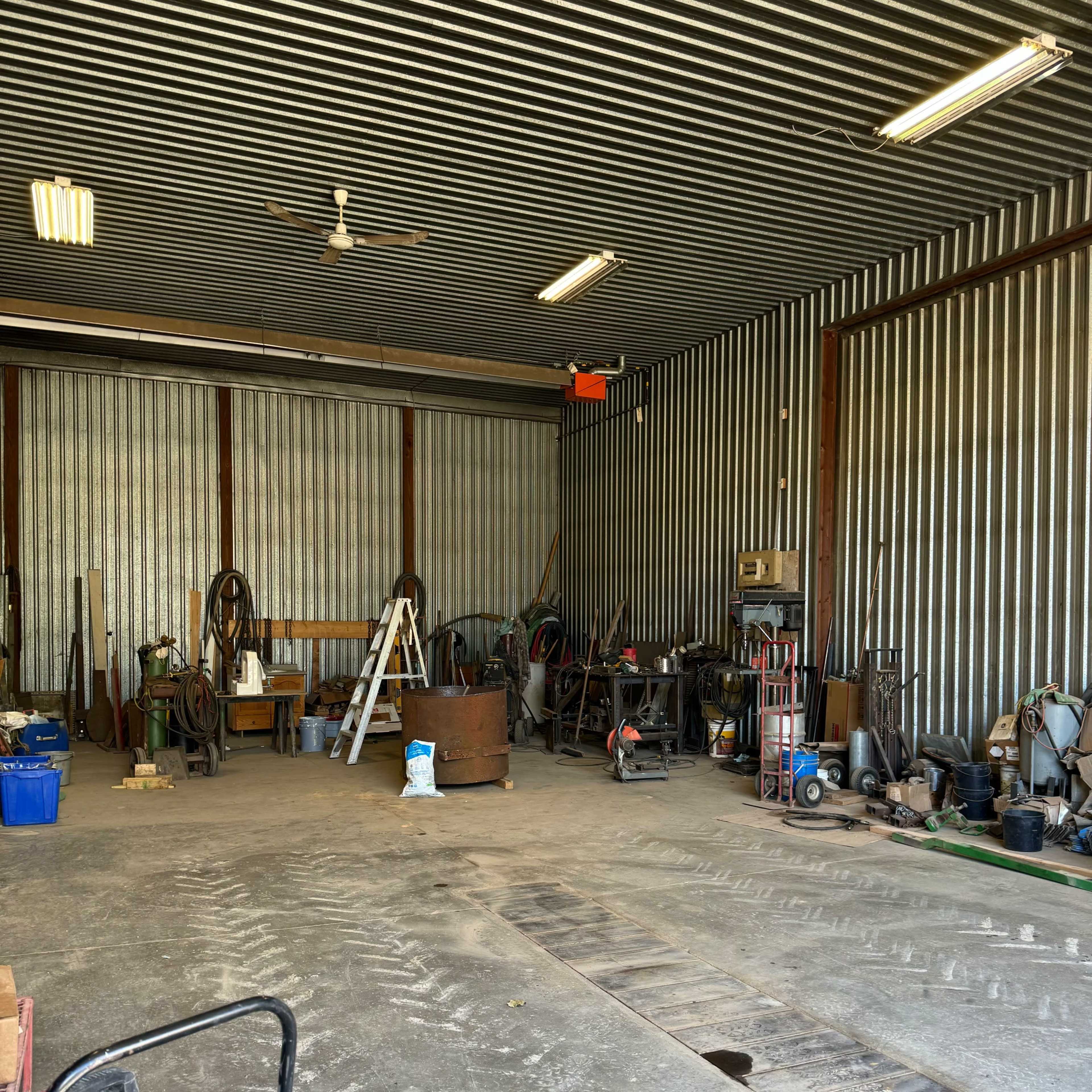 Vintage Automotive Shop Image in East Zorra-Tavistock, Woodstock, ON