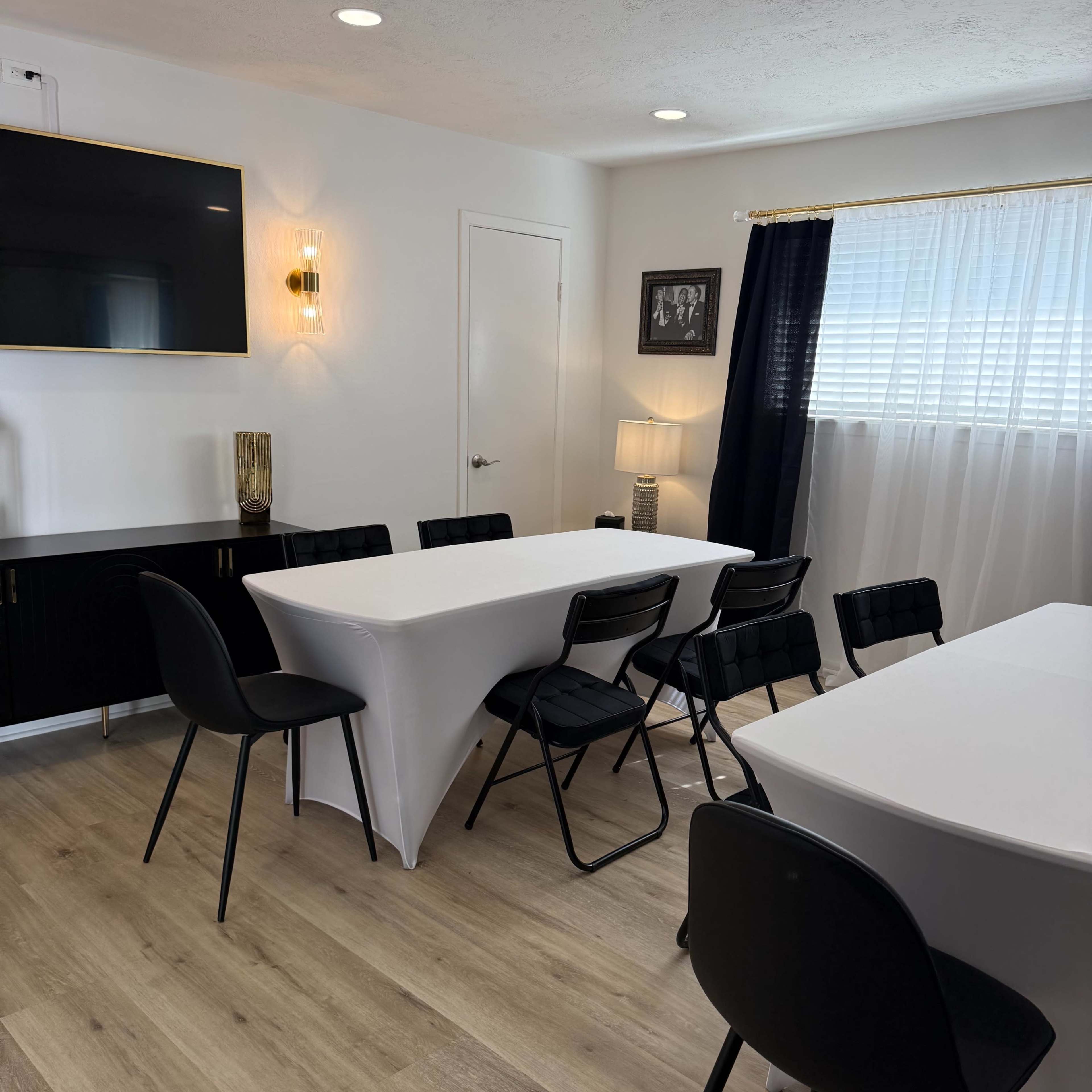 The Woodlands Area Sophisticated Cafe and Private Meeting Room or a Vibrant Party Space Image in , Spring, TX