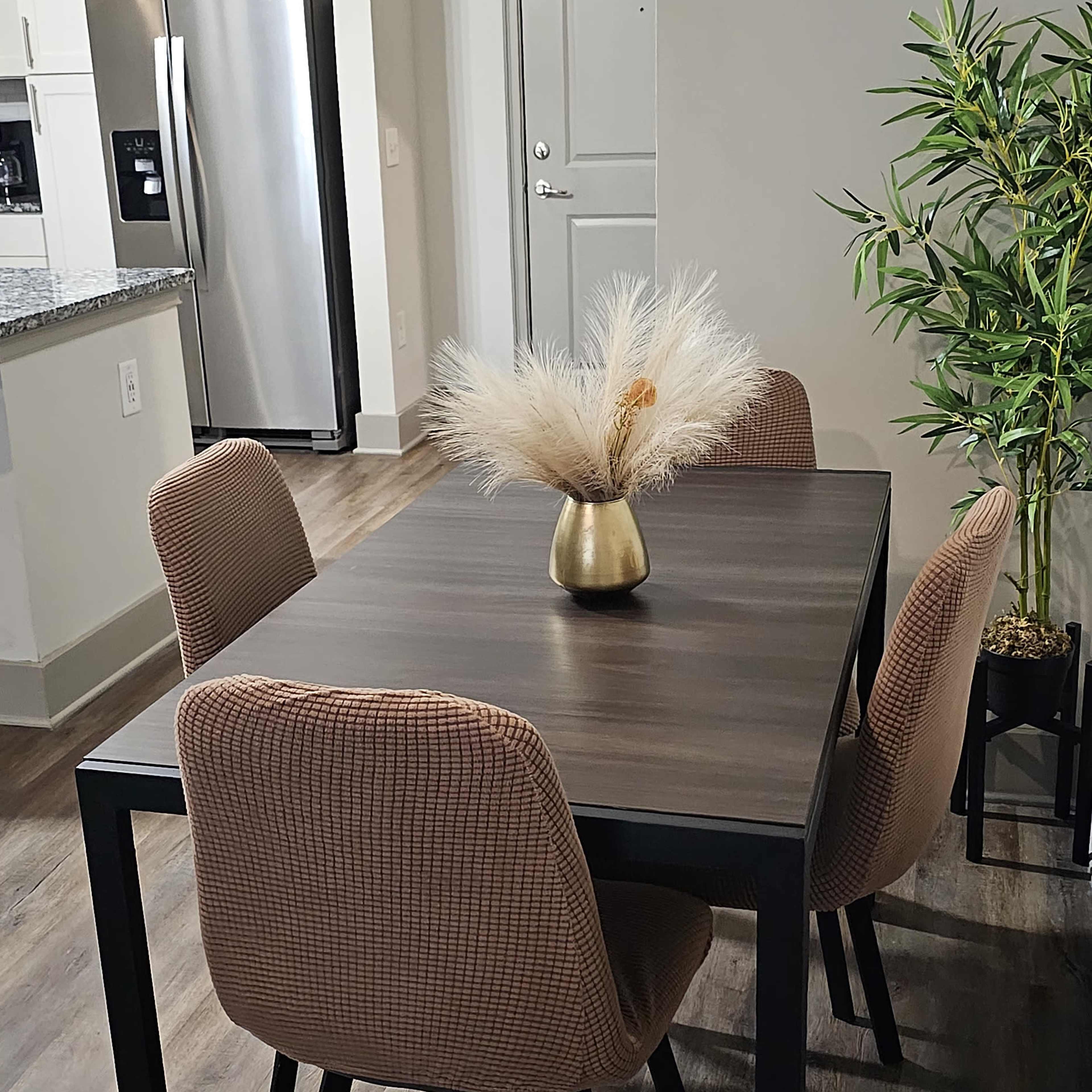 Buckhead, Luxury 2-Bedroom Apartment with Strrt View Image in Buckhead, Atlanta, GA